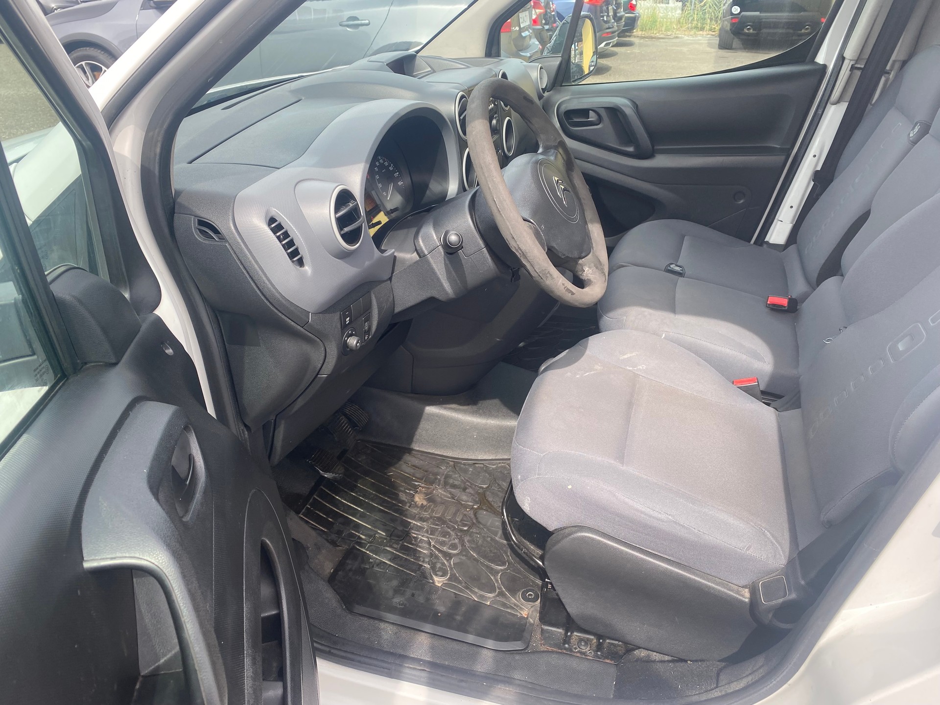 CITROEN Berlingo 1.6 HDi Attraction-image-8
