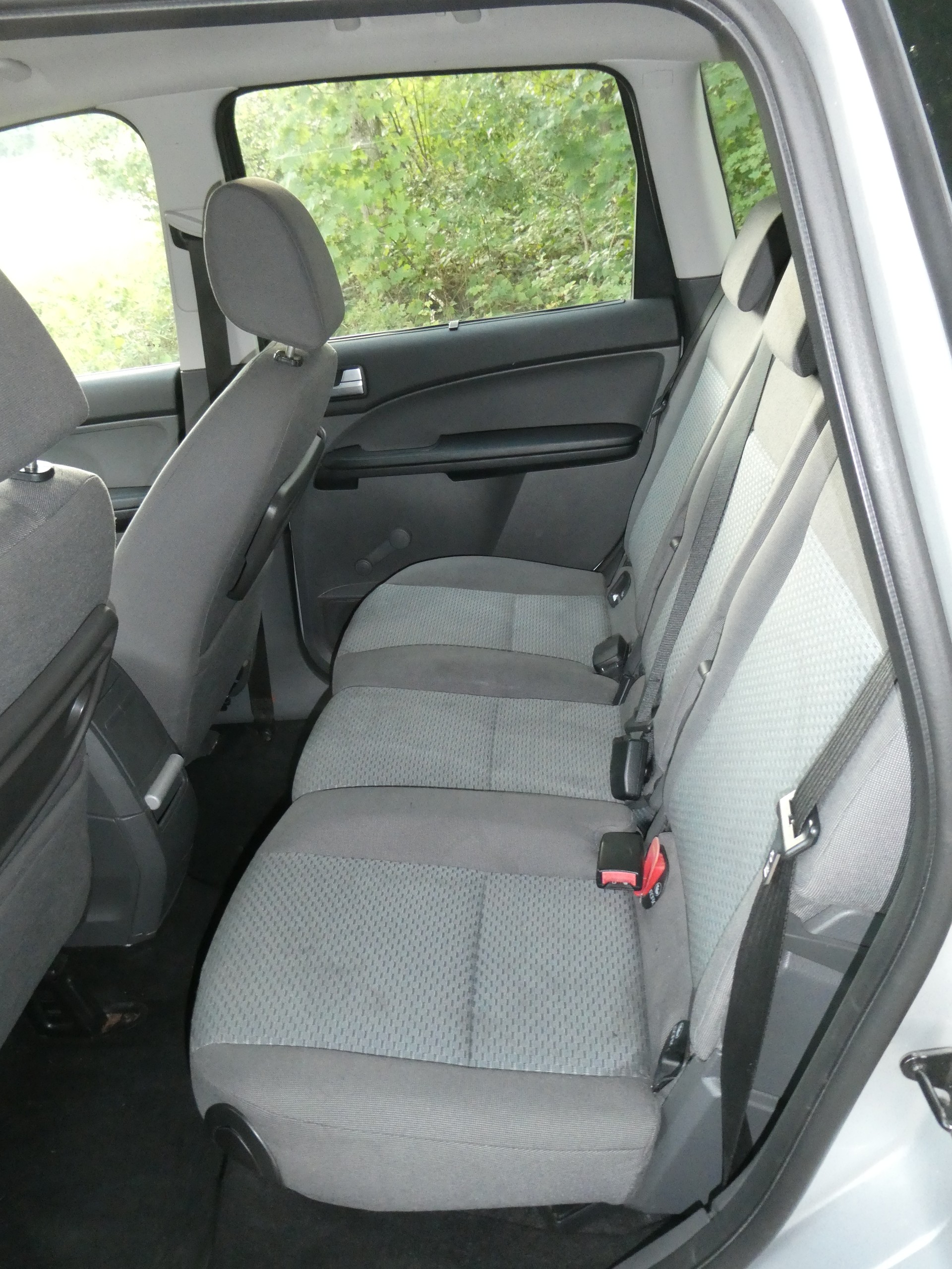 FORD Focus C-Max 1.8 Ambiente-image-10