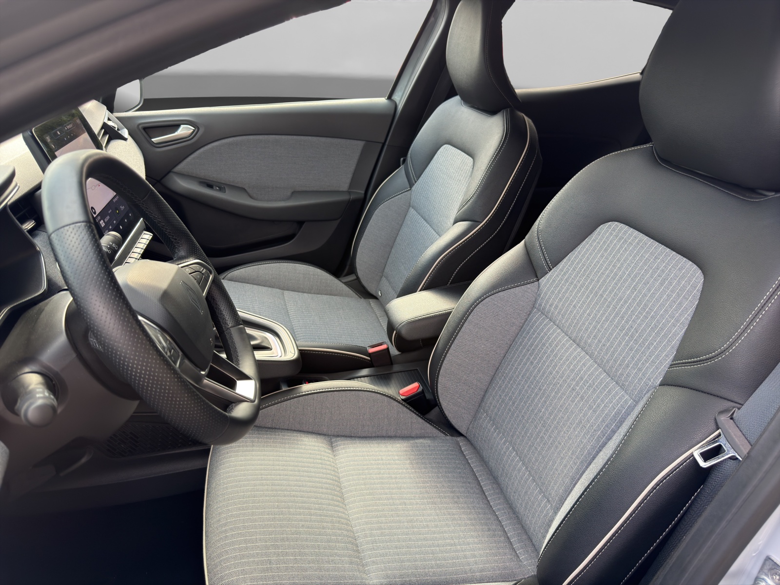 RENAULT Clio 1.0 TCe techno CVT-image-5
