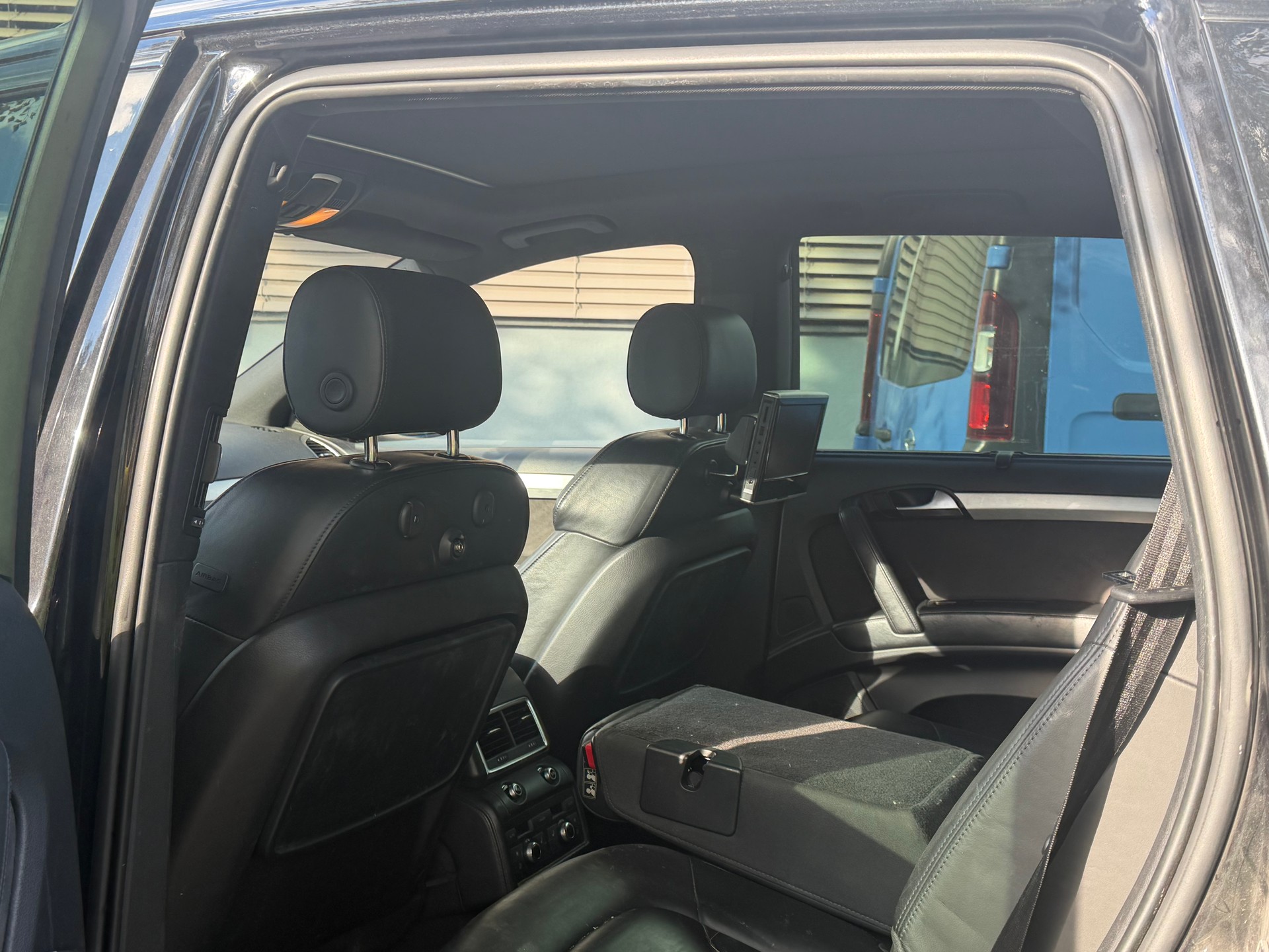 AUDI Q7 4.2 TDI quattro tiptronic-image-12