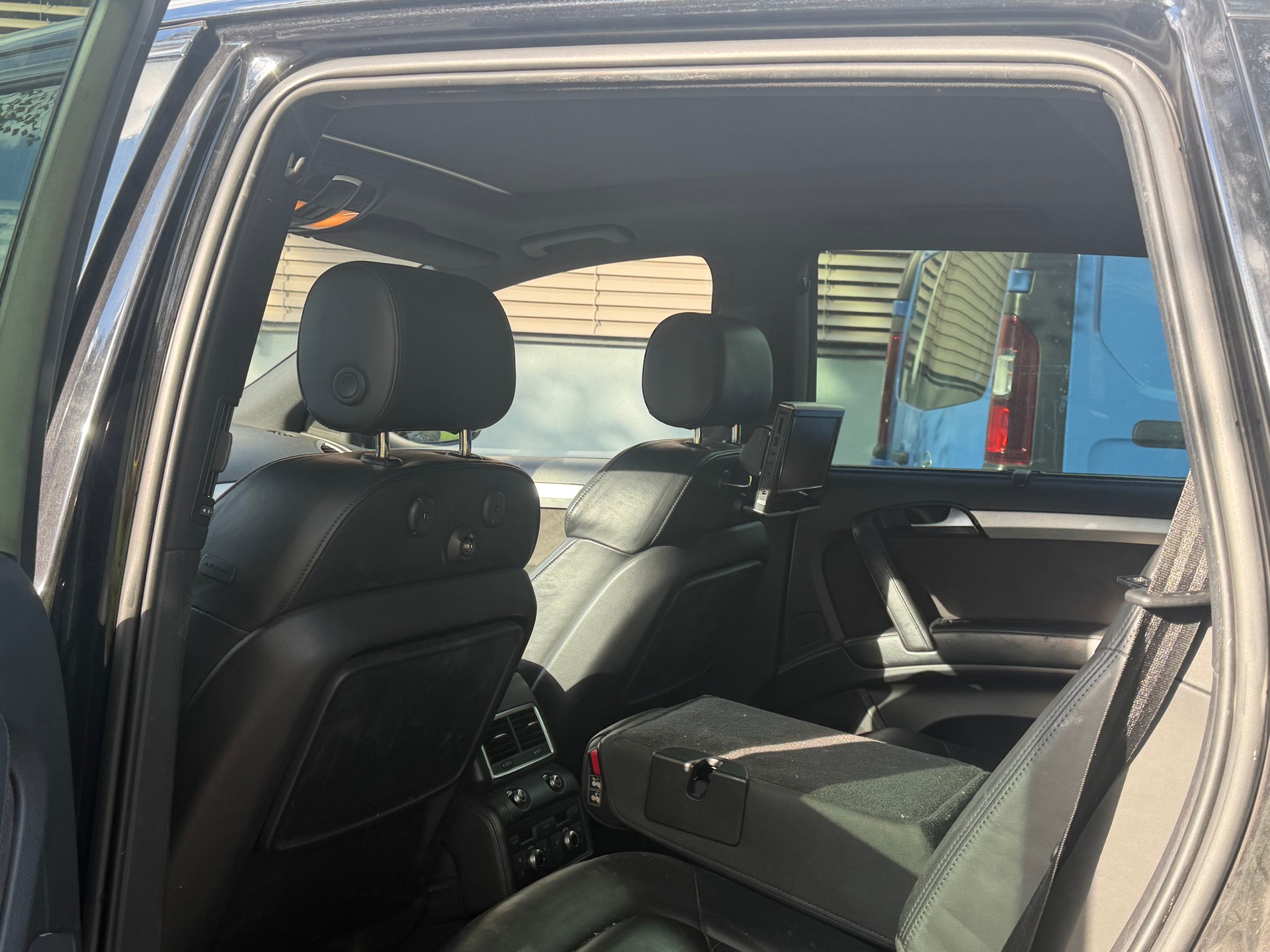 AUDI Q7 4.2 TDI quattro tiptronic-image-11