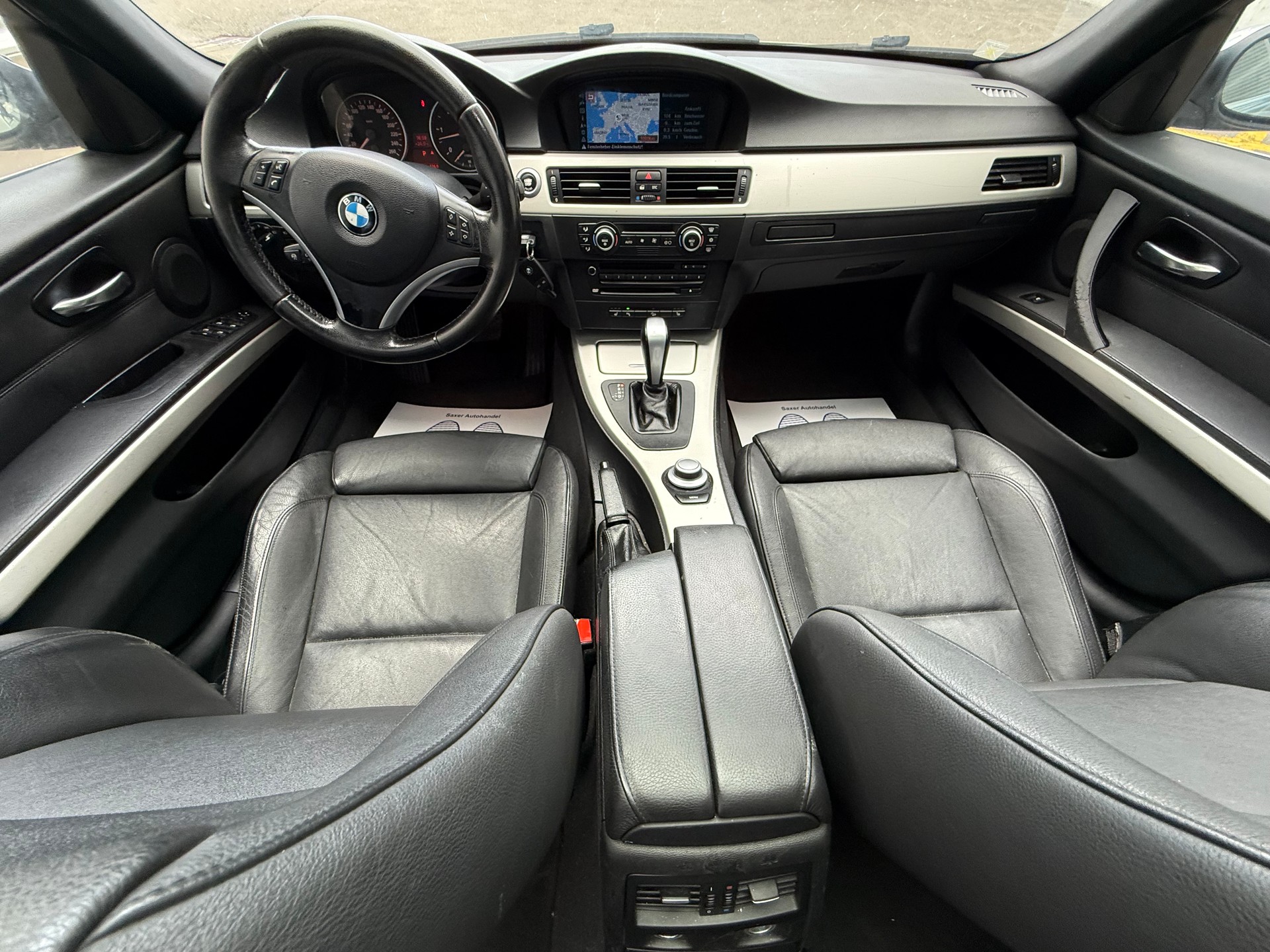 BMW 330xd Touring-image-5