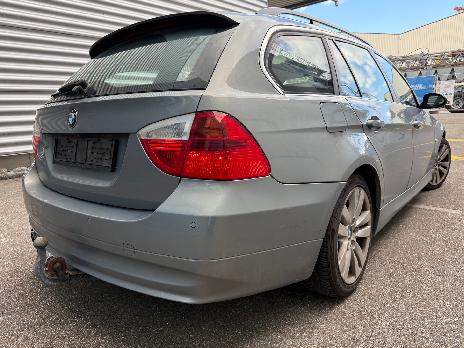 BMW 330xd Touring-image-2