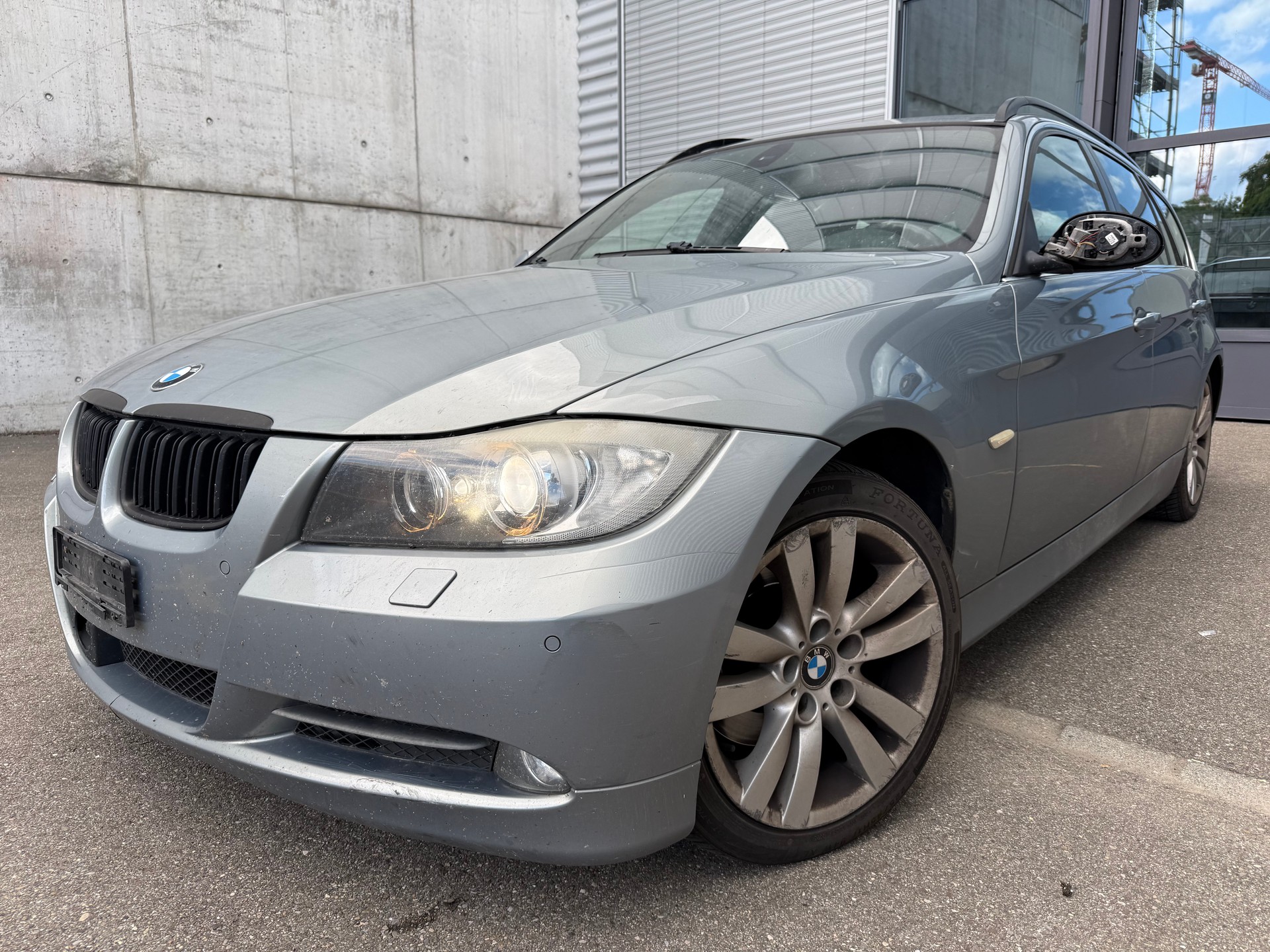 BMW 330xd Touring-image-1