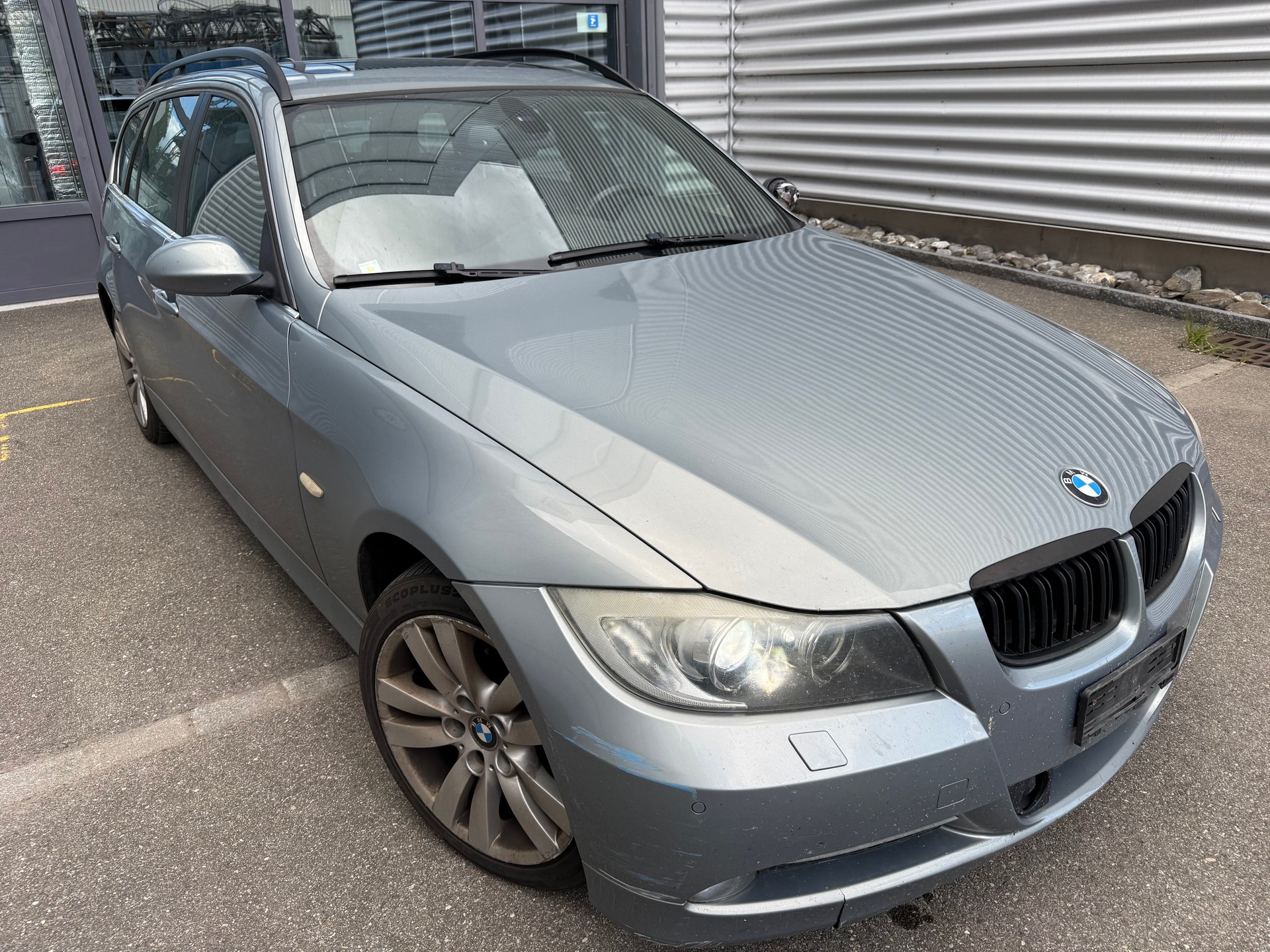 BMW 330xd Touring-image-0