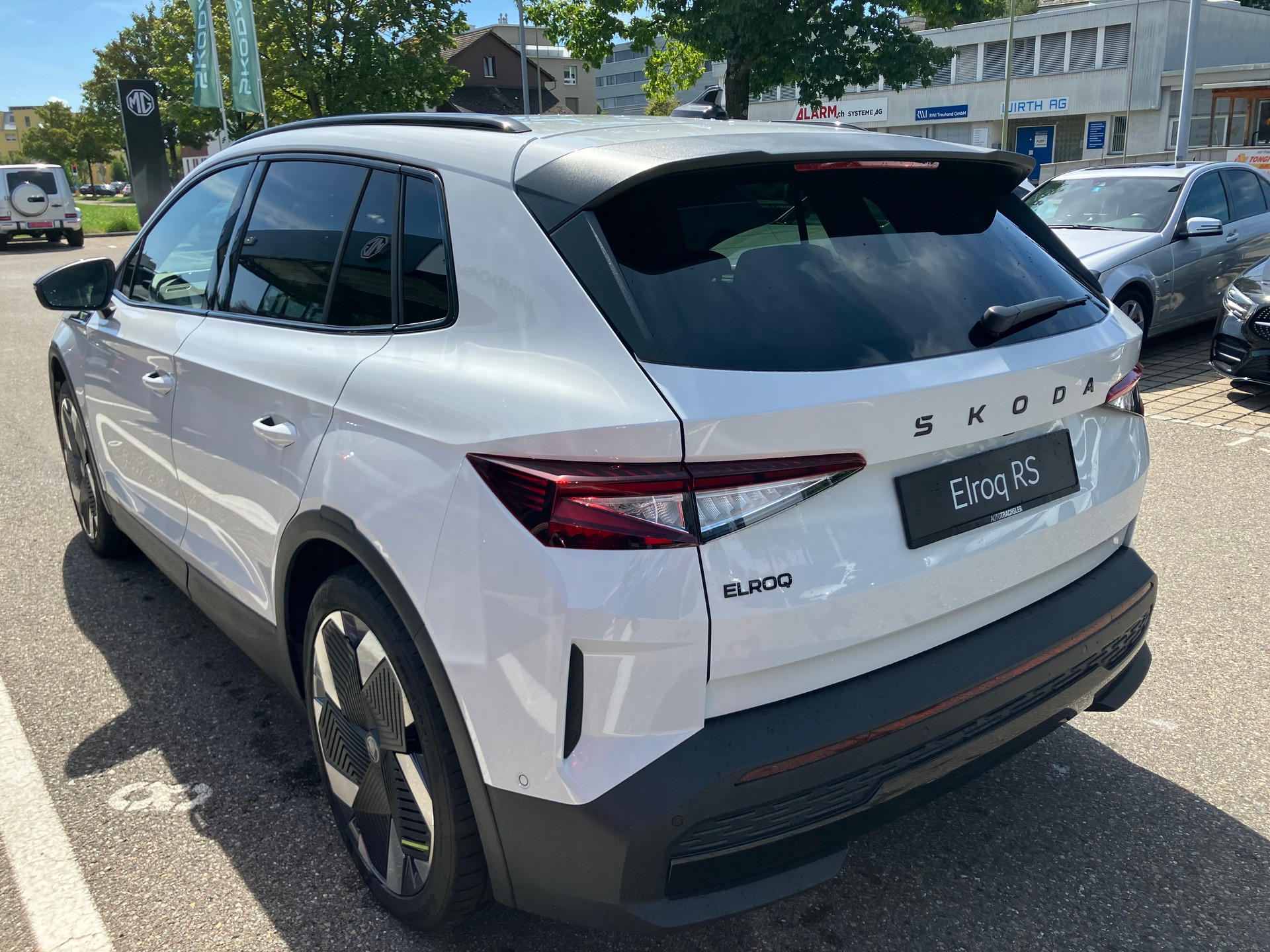 SKODA Elroq RS 4x4-image-4