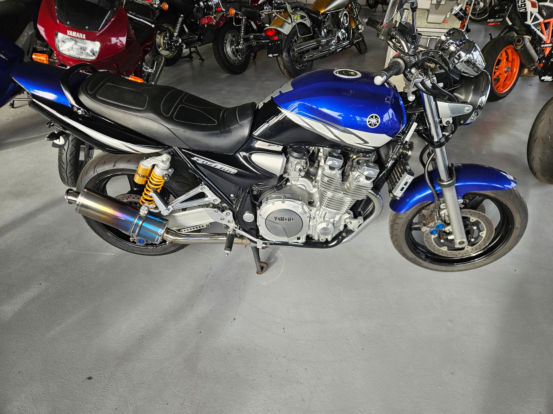 YAMAHA XJR 1300 SP-showroom-element-2