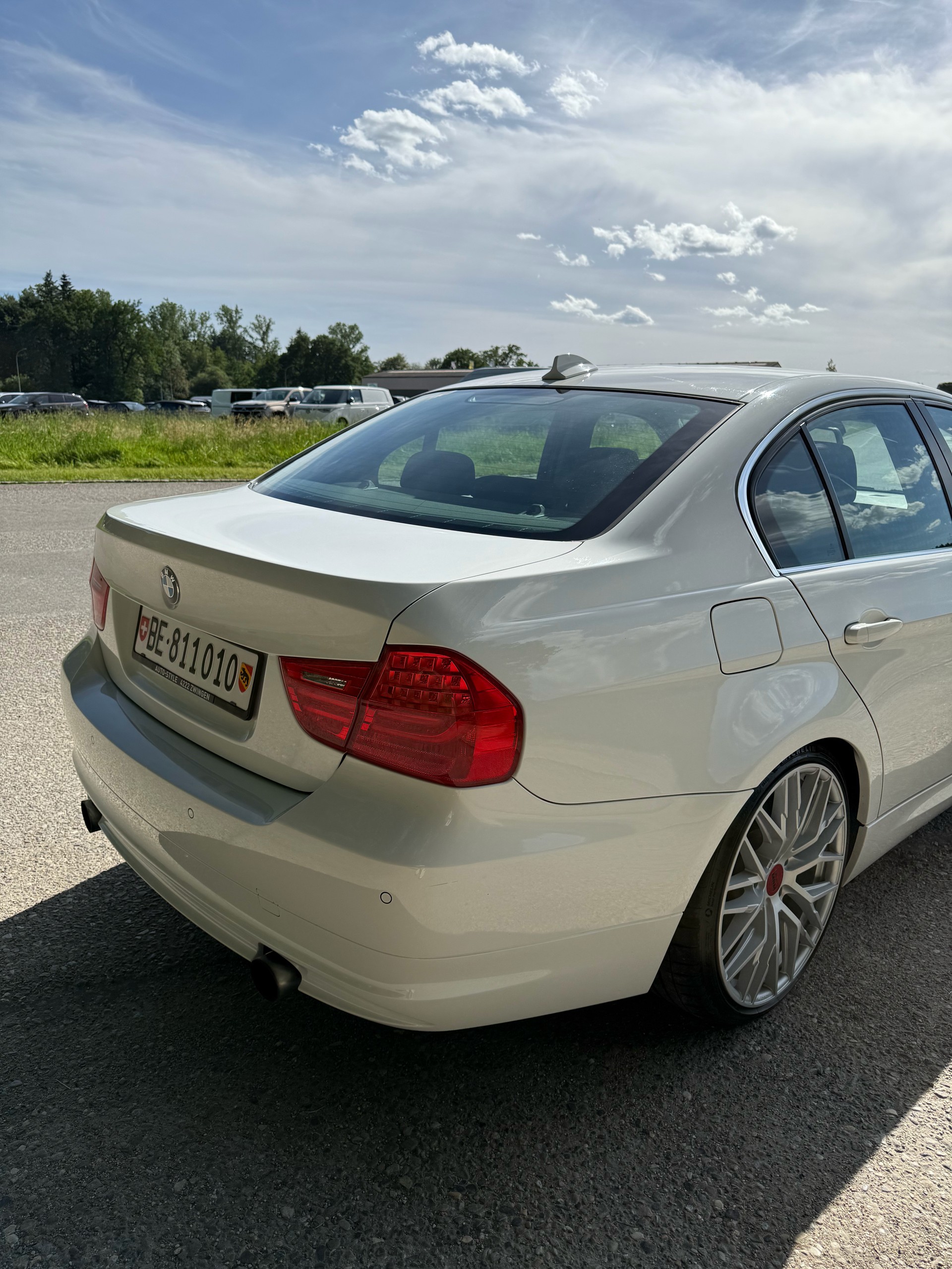 BMW 335i xDrive-image-3