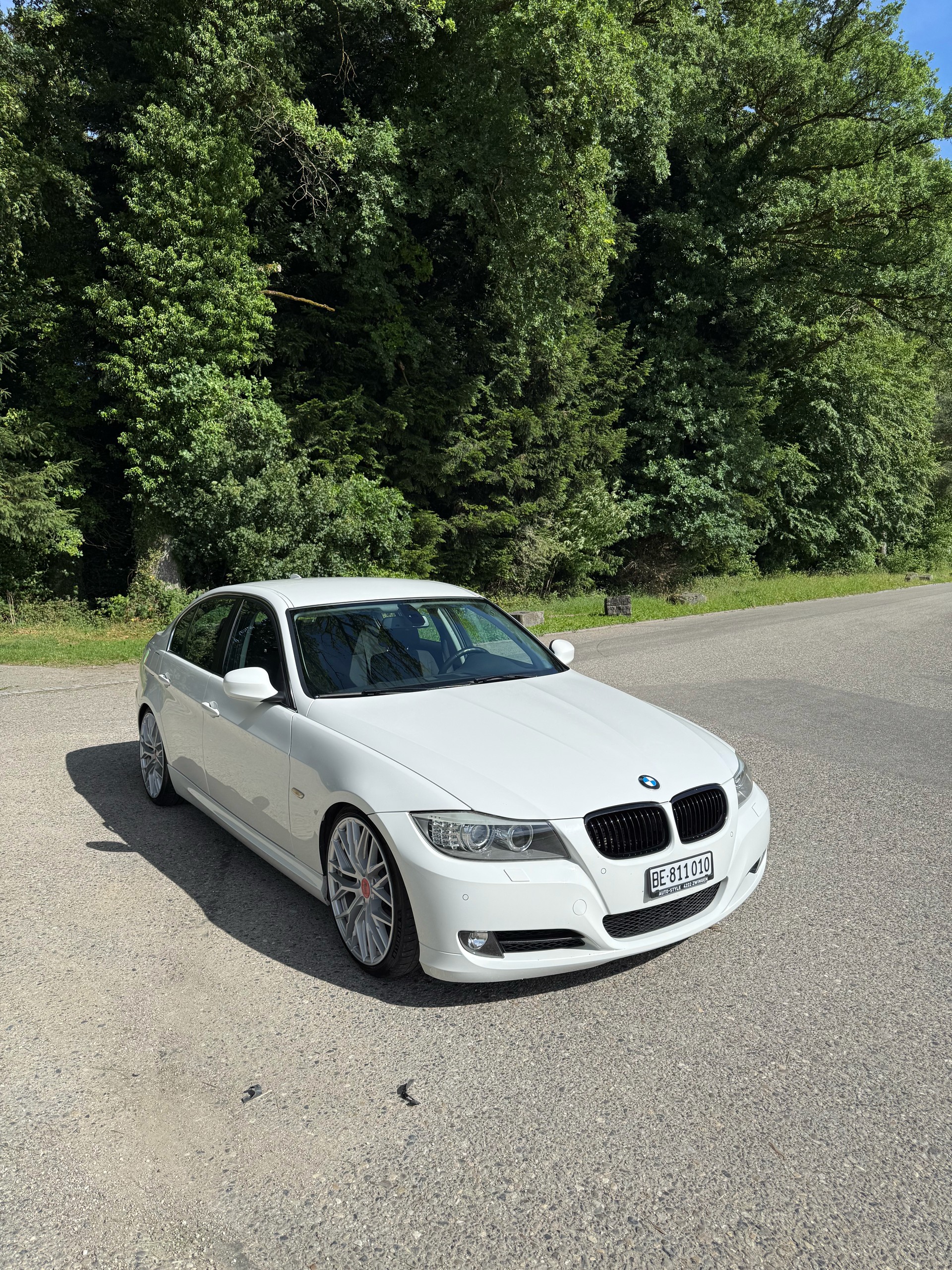 BMW 335i xDrive-image-1