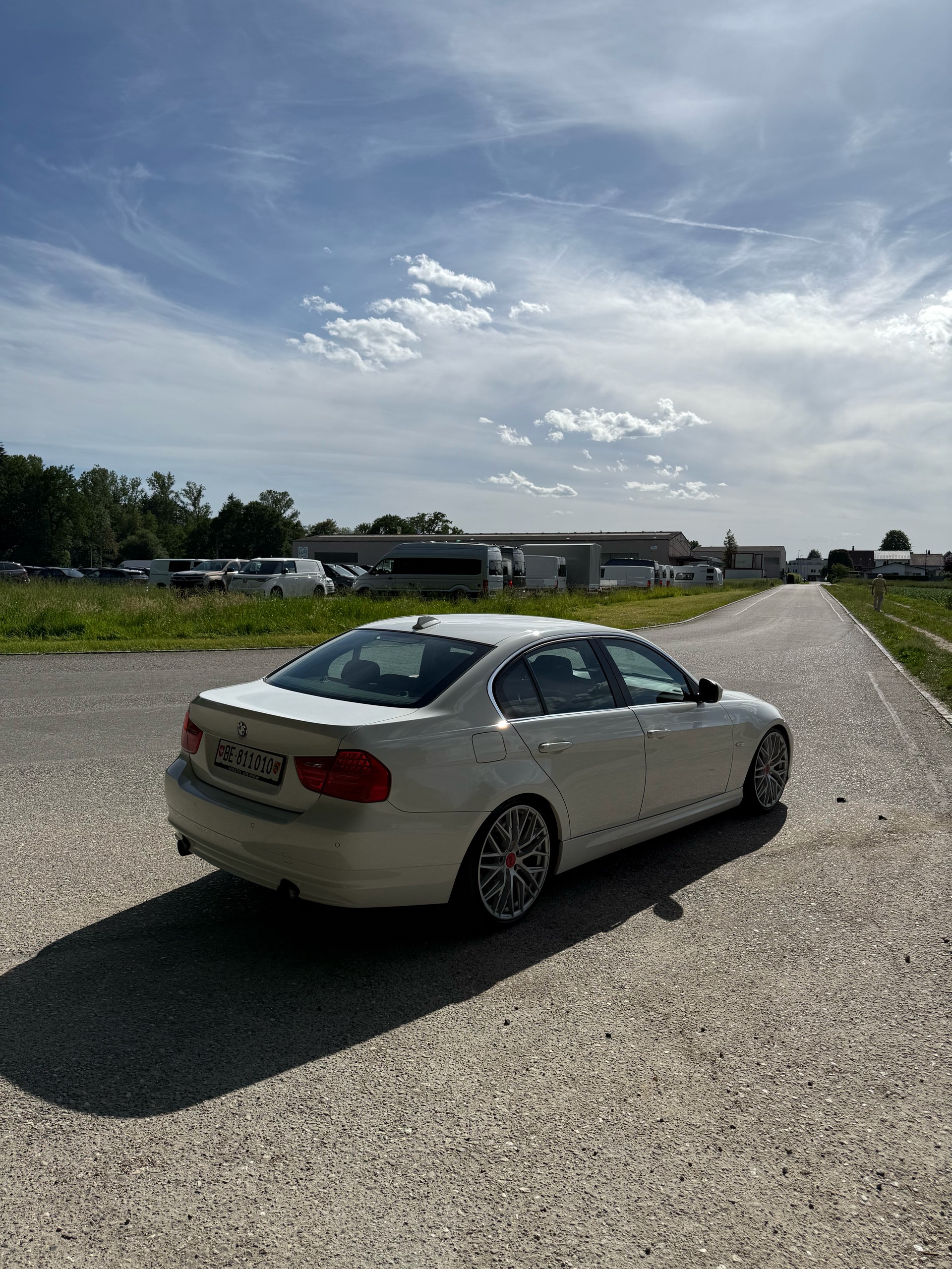 BMW 335i xDrive-image-2