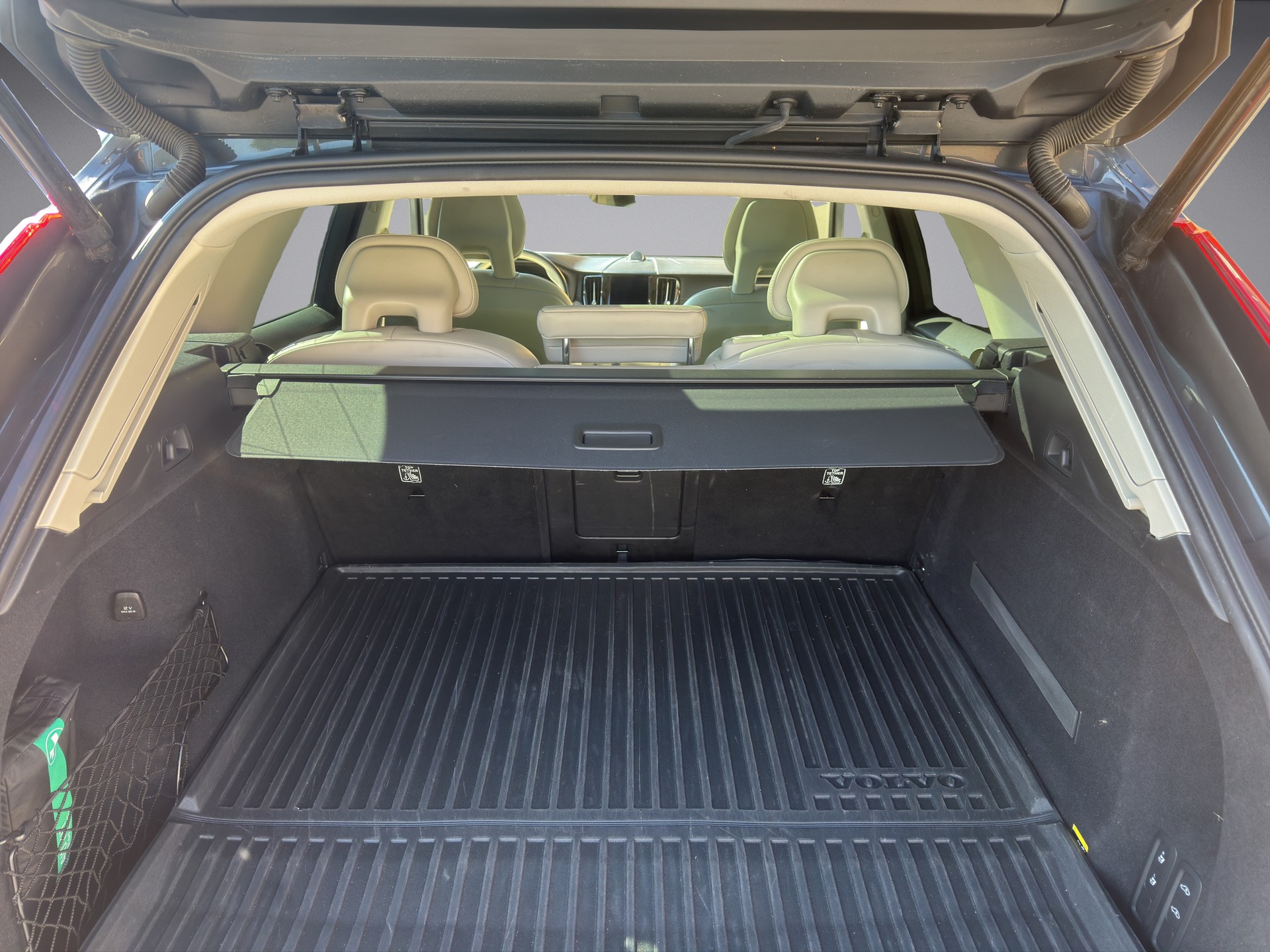 VOLVO XC60 2.0 D5 Inscription AWD-image-5