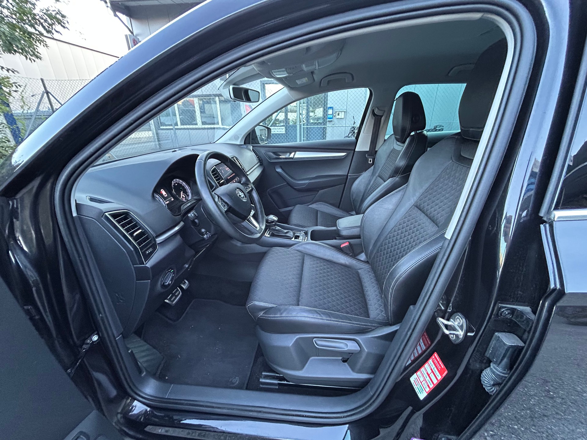 SKODA Karoq 2.0 TDI CR Style 4x4 DSG-image-10