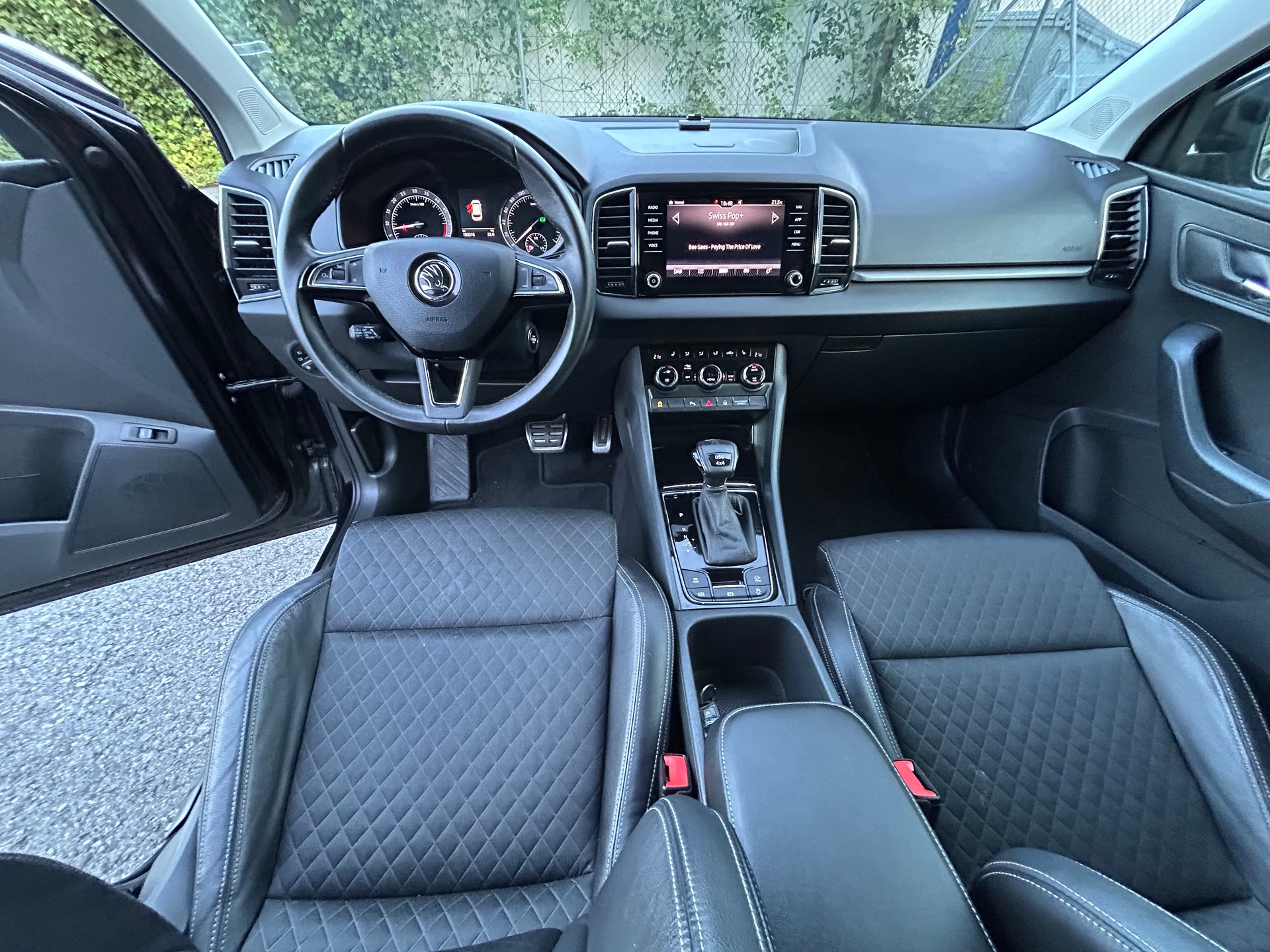 SKODA Karoq 2.0 TDI CR Style 4x4 DSG-image-9