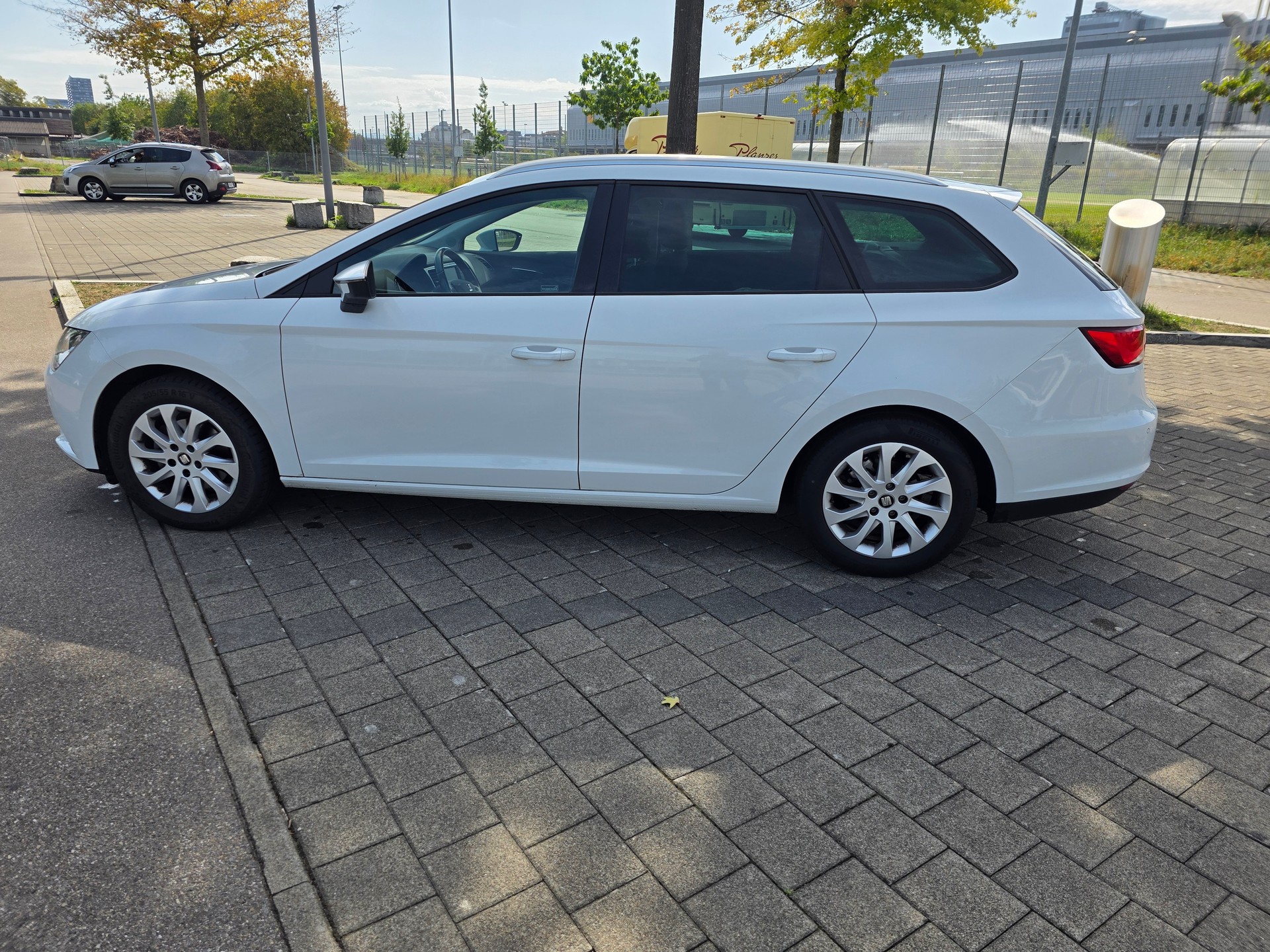 SEAT Leon ST 1.6 TDI Style DSG-image-6