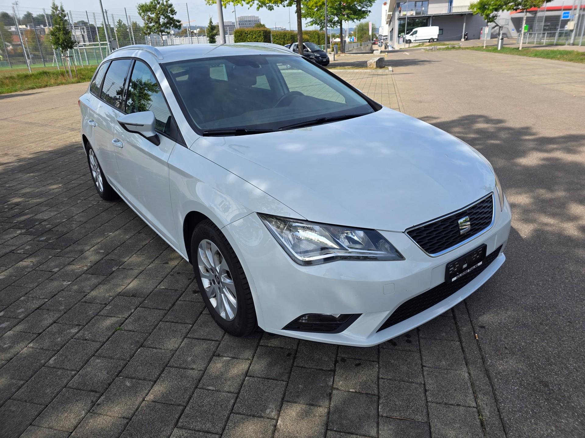 SEAT Leon ST 1.6 TDI Style DSG-image-0