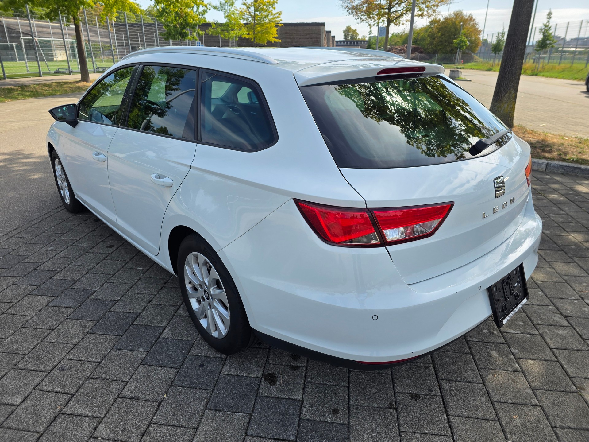 SEAT Leon ST 1.6 TDI Style DSG-image-3