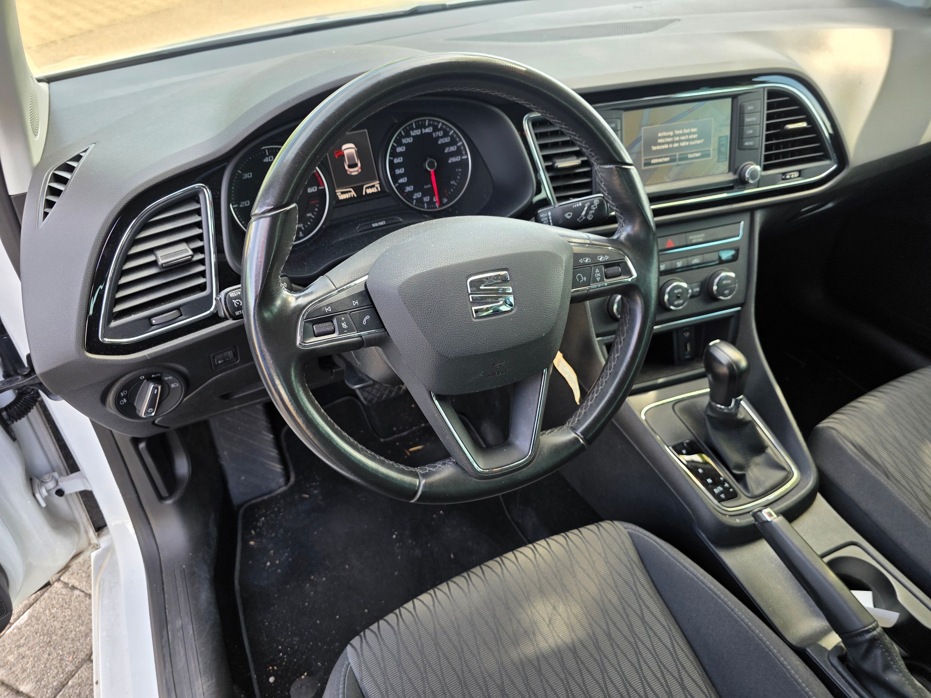 SEAT Leon ST 1.6 TDI Style DSG-image-10