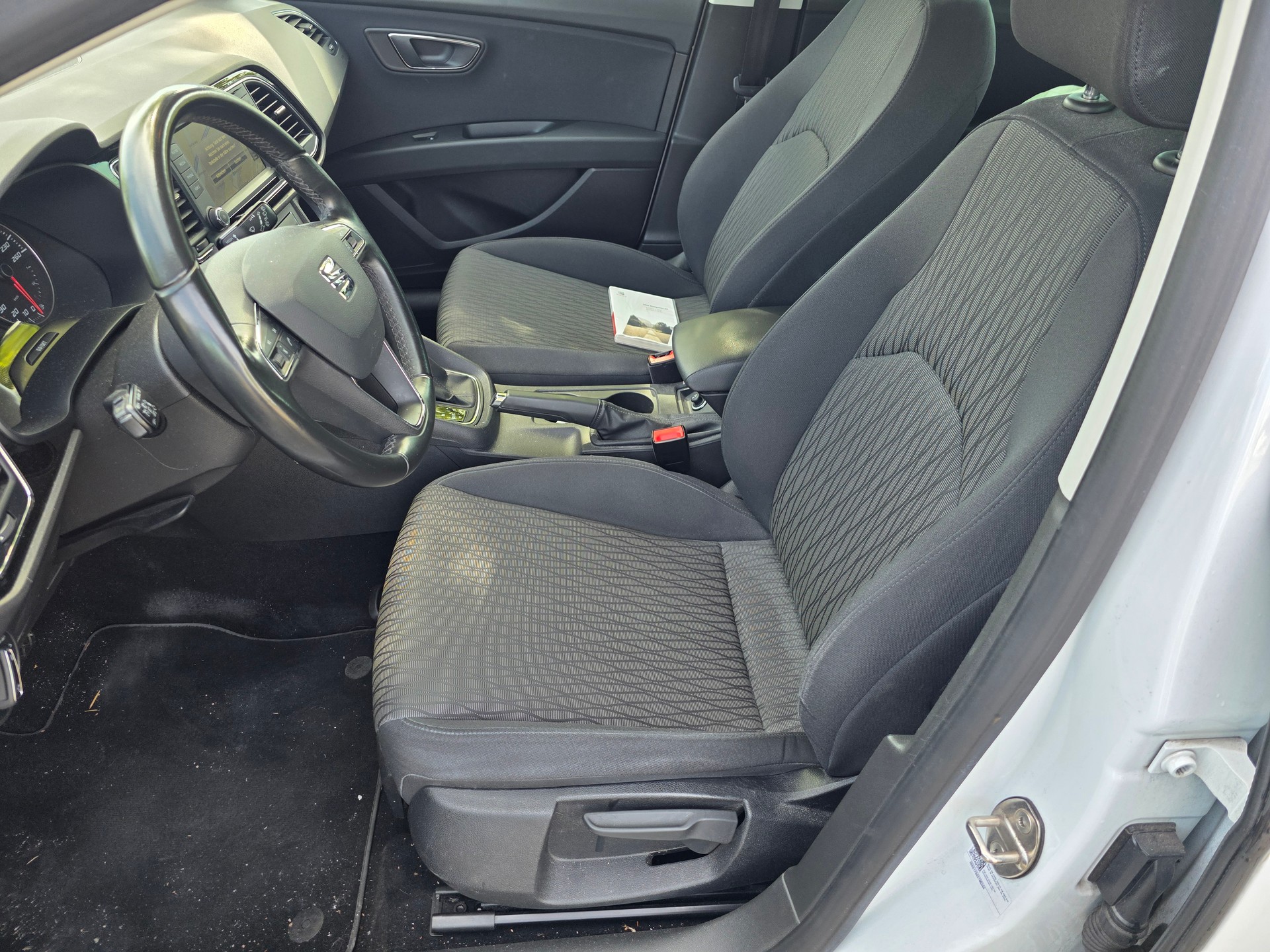 SEAT Leon ST 1.6 TDI Style DSG-image-12