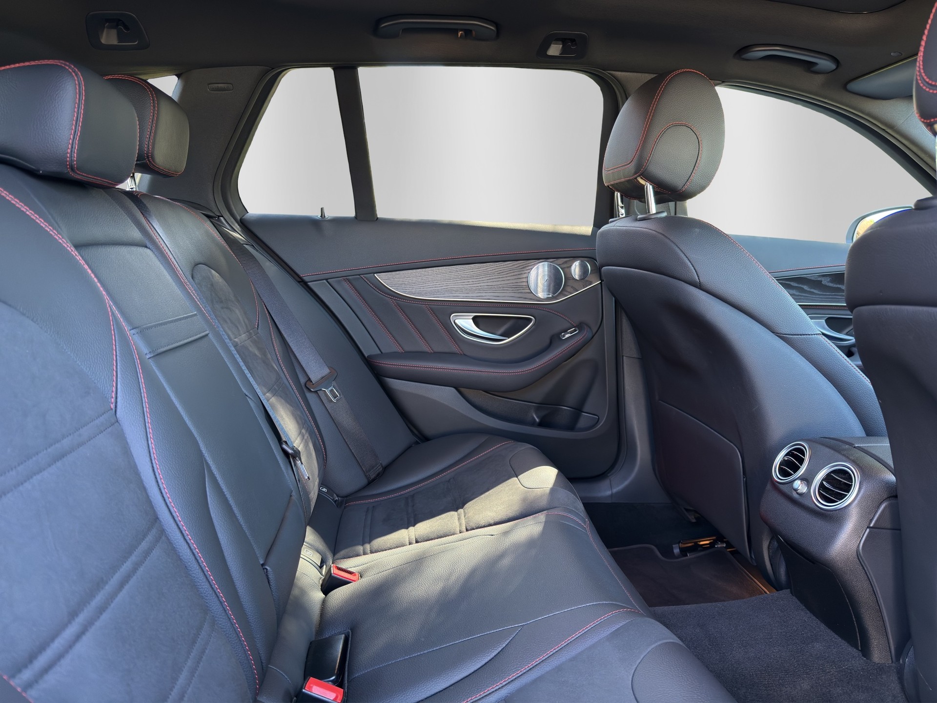 MERCEDES-BENZ C 43 AMG 4Matic 9G-Tronic-image-16