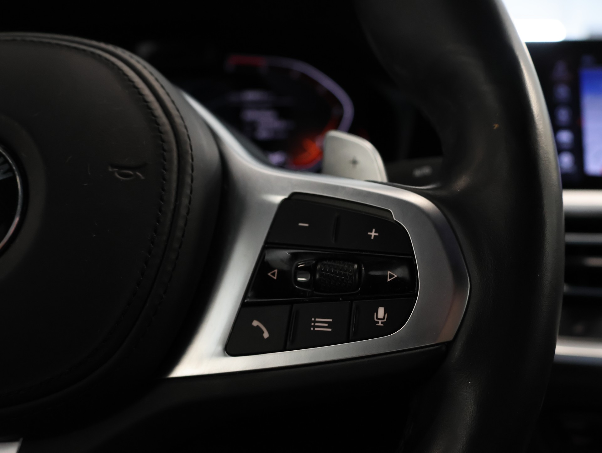 BMW 320d xDrive M Sport Steptronic-image-17