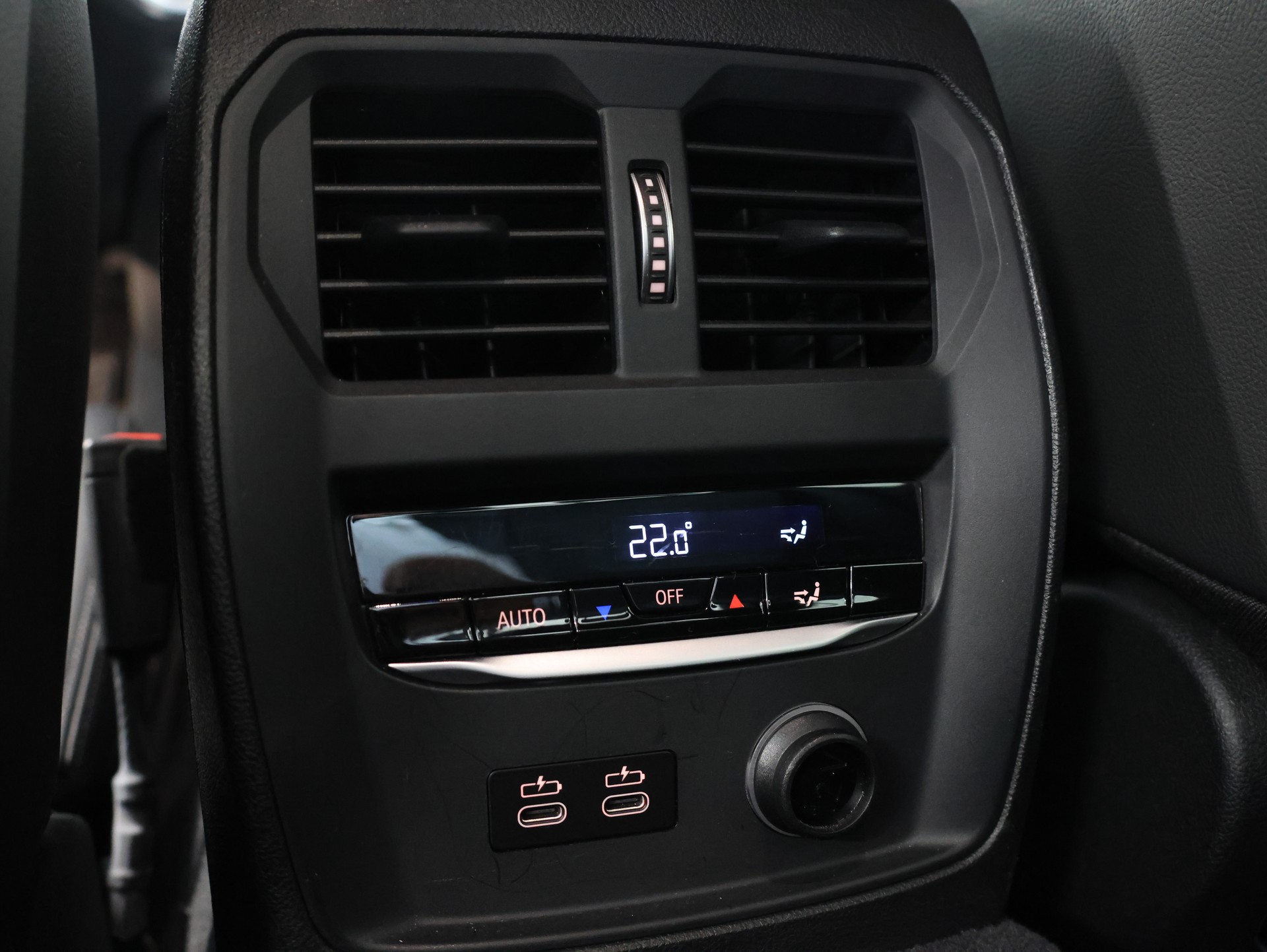 BMW 320d xDrive M Sport Steptronic-image-31
