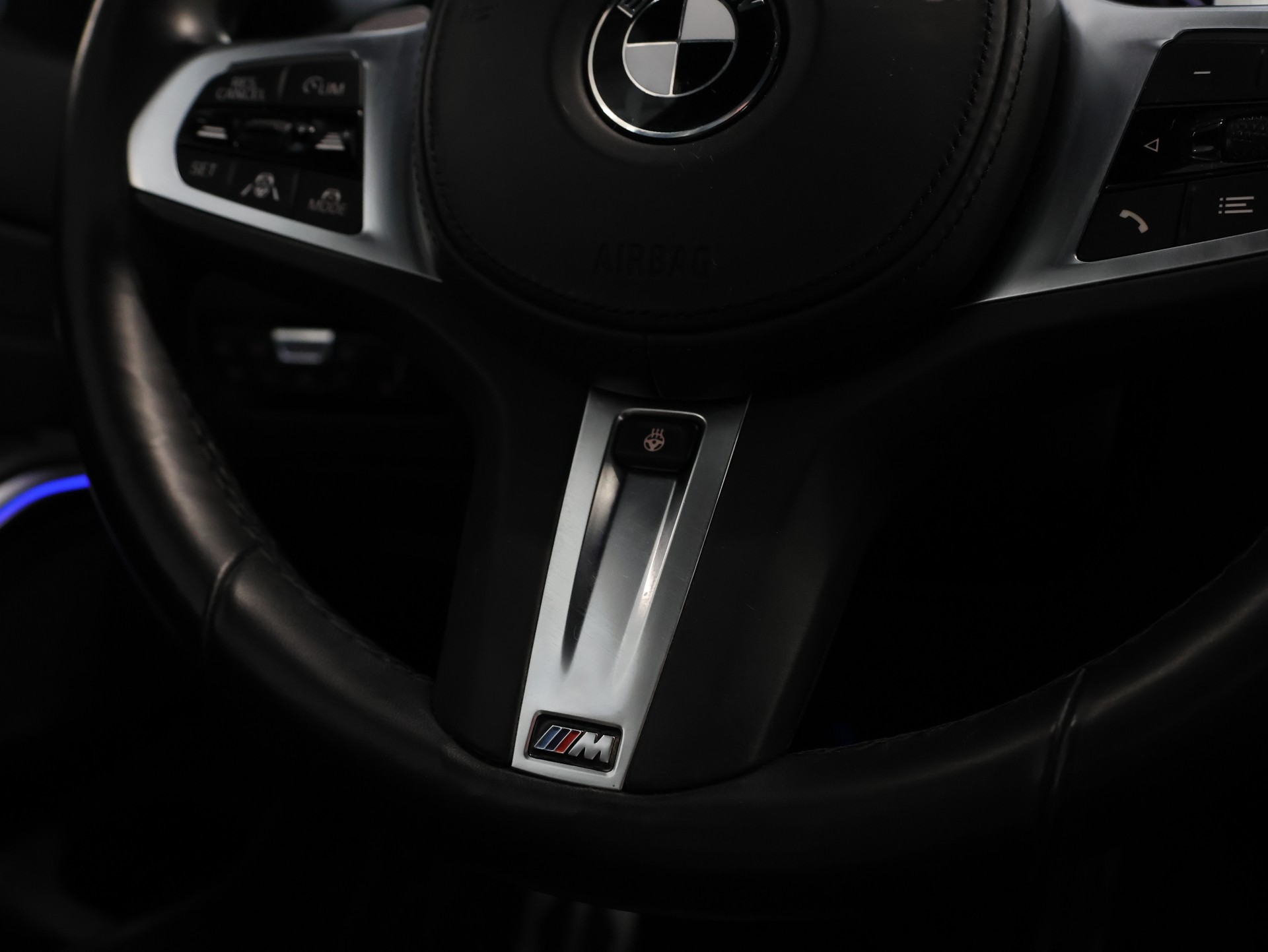 BMW 320d xDrive M Sport Steptronic-image-19