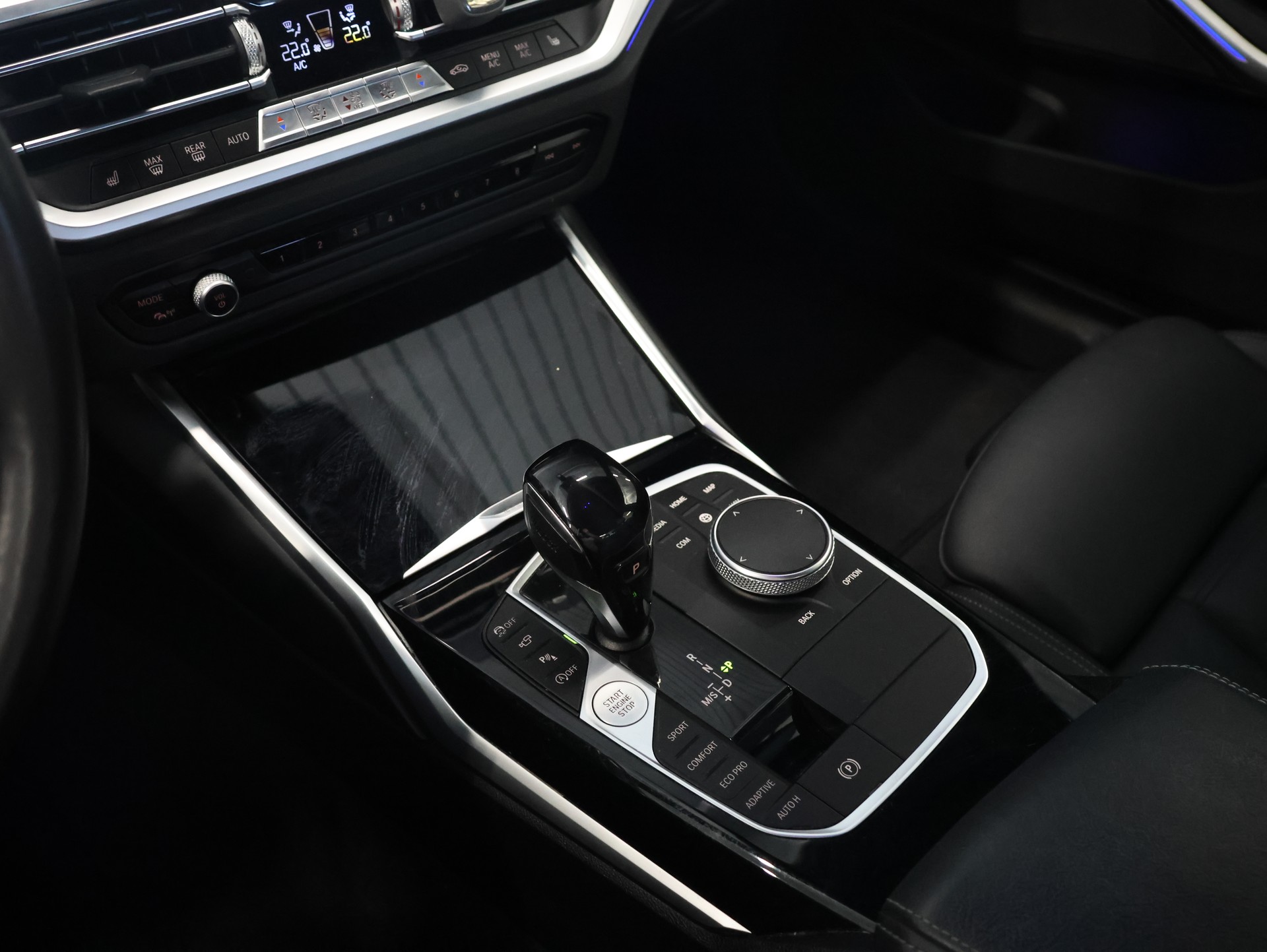 BMW 320d xDrive M Sport Steptronic-image-24