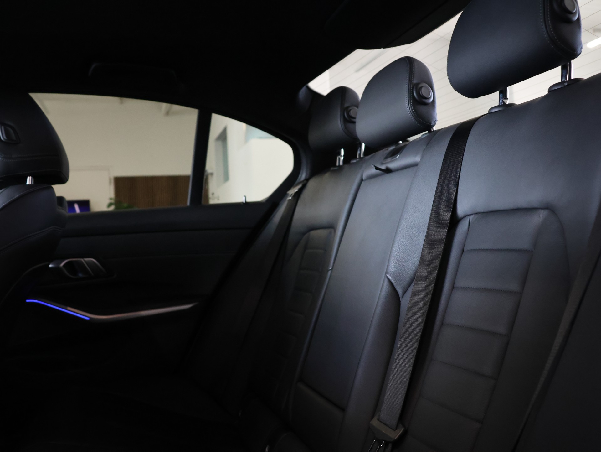 BMW 320d xDrive M Sport Steptronic-image-29