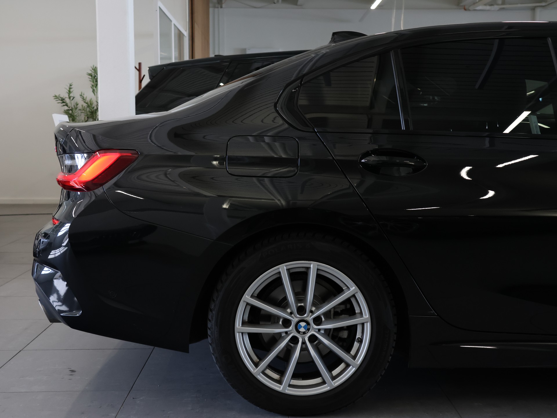 BMW 320d xDrive M Sport Steptronic-image-8