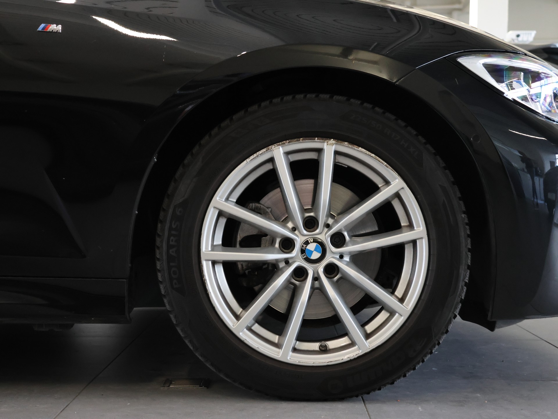 BMW 320d xDrive M Sport Steptronic-image-10