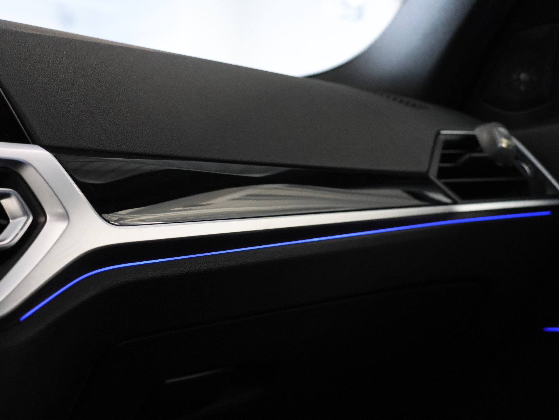 BMW 320d xDrive M Sport Steptronic-image-26