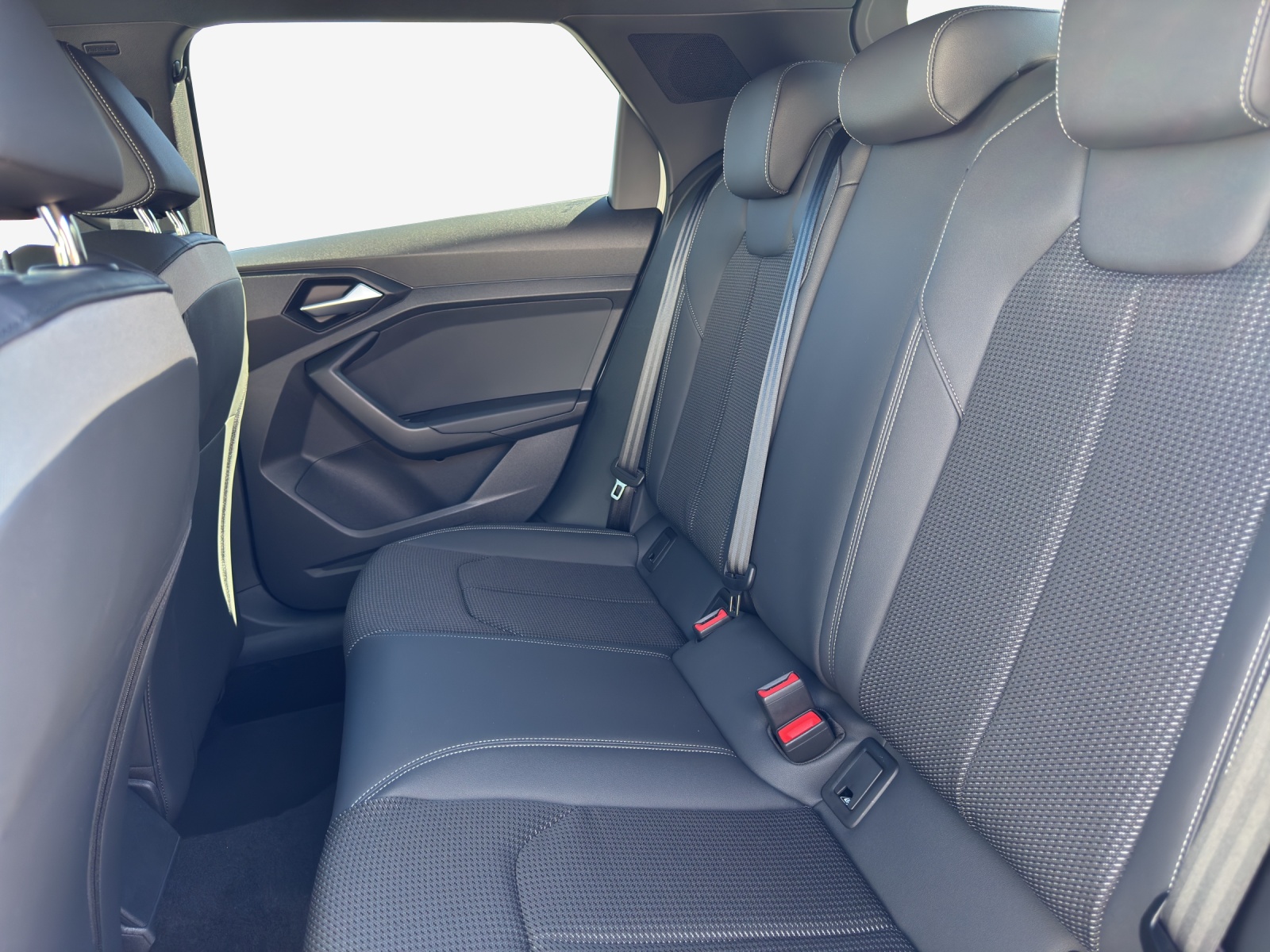 AUDI A1 Sportback 30 TFSI S Line Attraction S-tronic-image-11