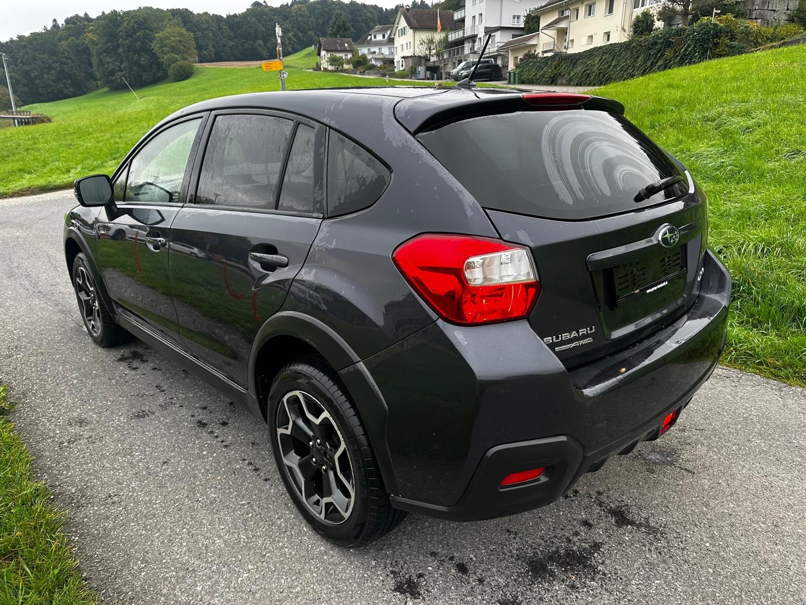 SUBARU XV 2.0 Swiss Three AWD CVT-image-3