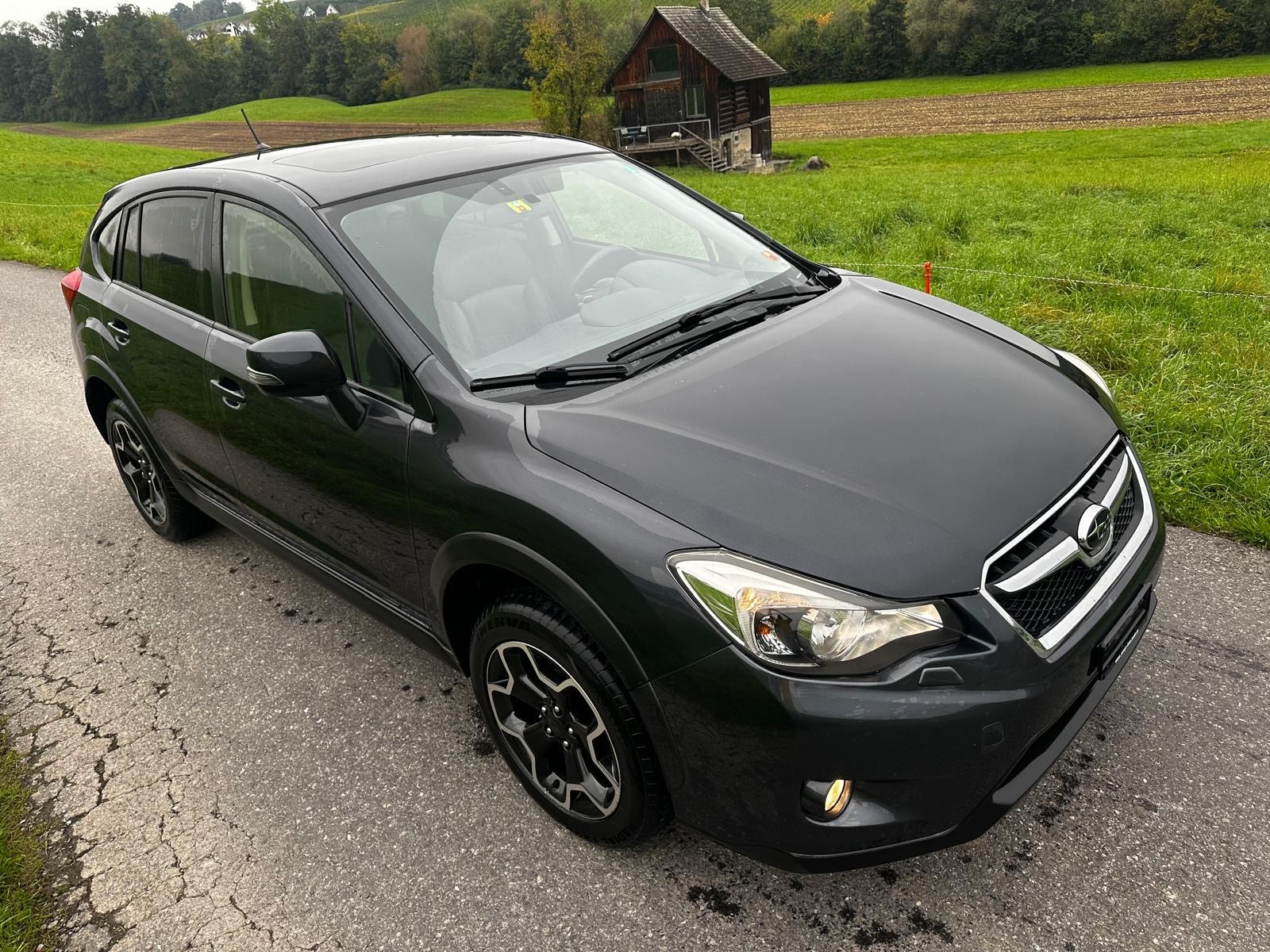 SUBARU XV 2.0 Swiss Three AWD CVT-image-1