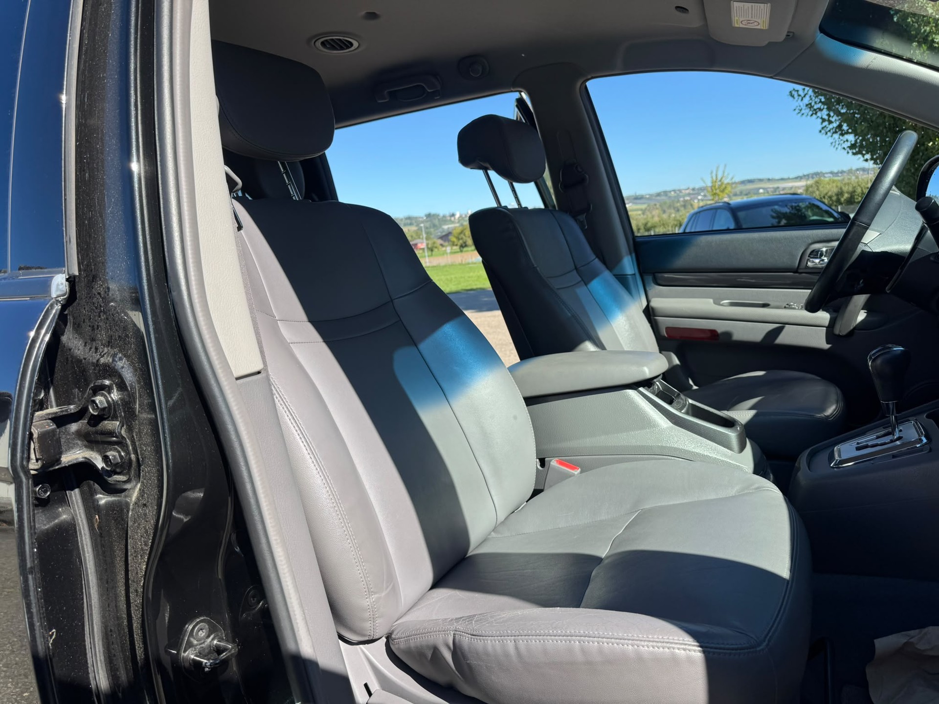 KGM-SsangYong Rodius SV200 e-XDi Quartz 4WD E-Tronic-image-13