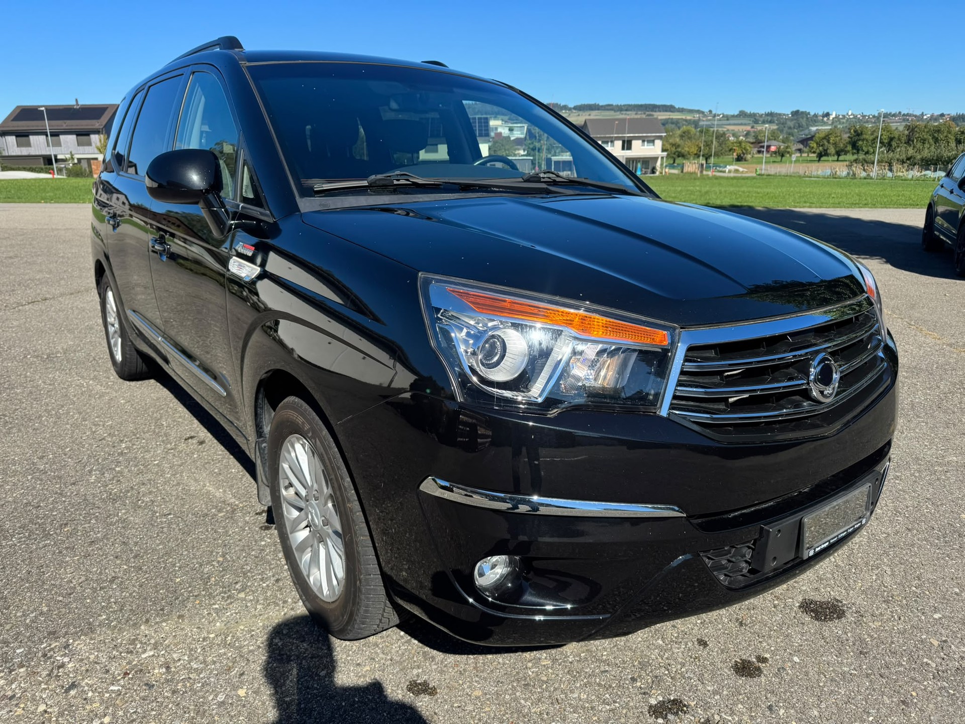 KGM-SsangYong Rodius SV200 e-XDi Quartz 4WD E-Tronic-image-2