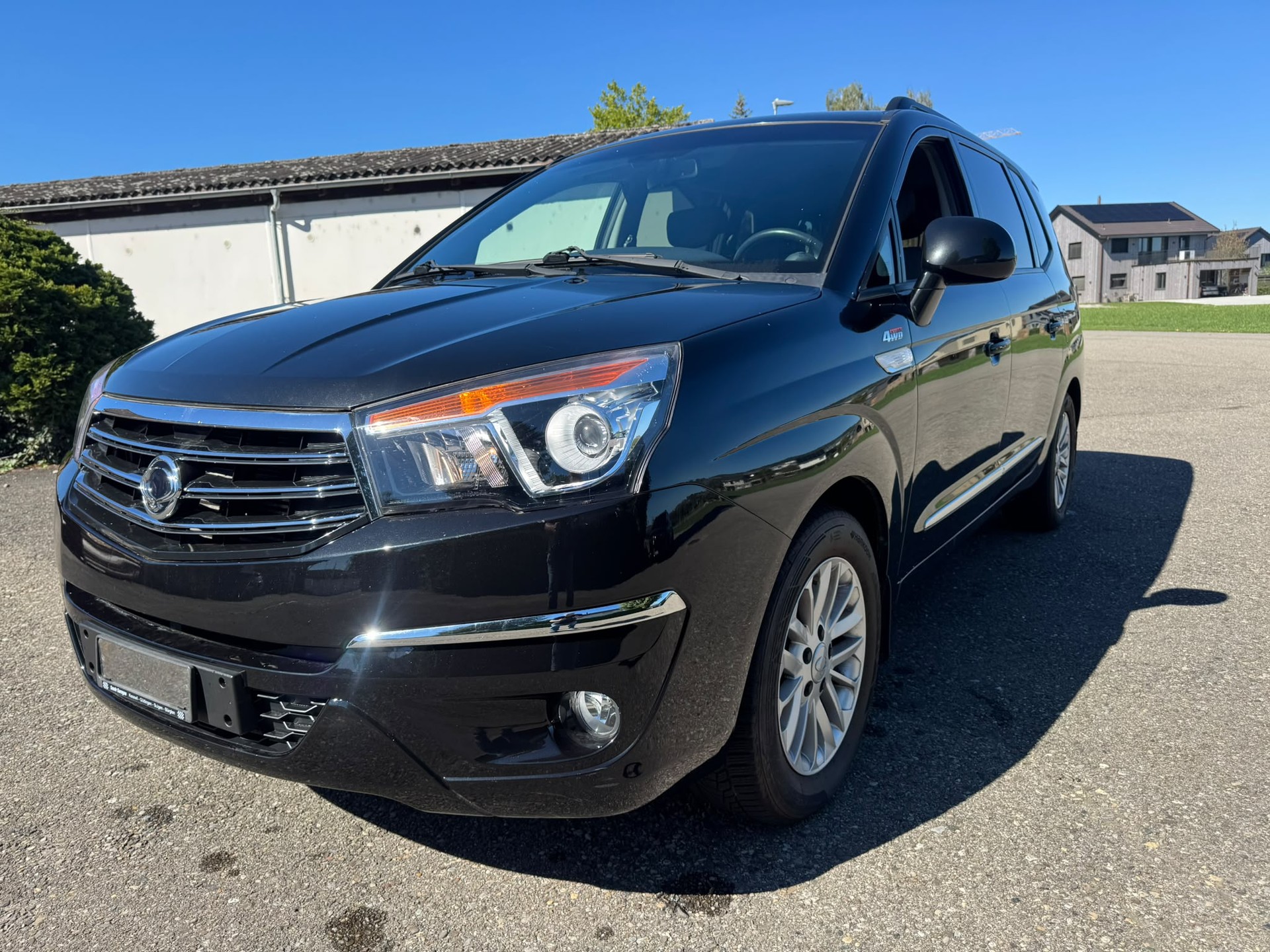 KGM-SsangYong Rodius SV200 e-XDi Quartz 4WD E-Tronic-image-0