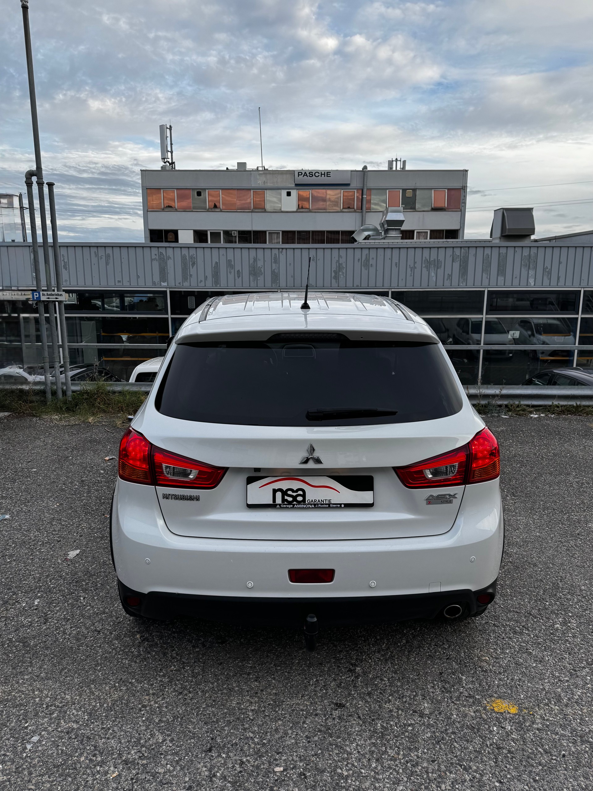 MITSUBISHI ASX 2.2 DID Style 4WD Automatic-image-4