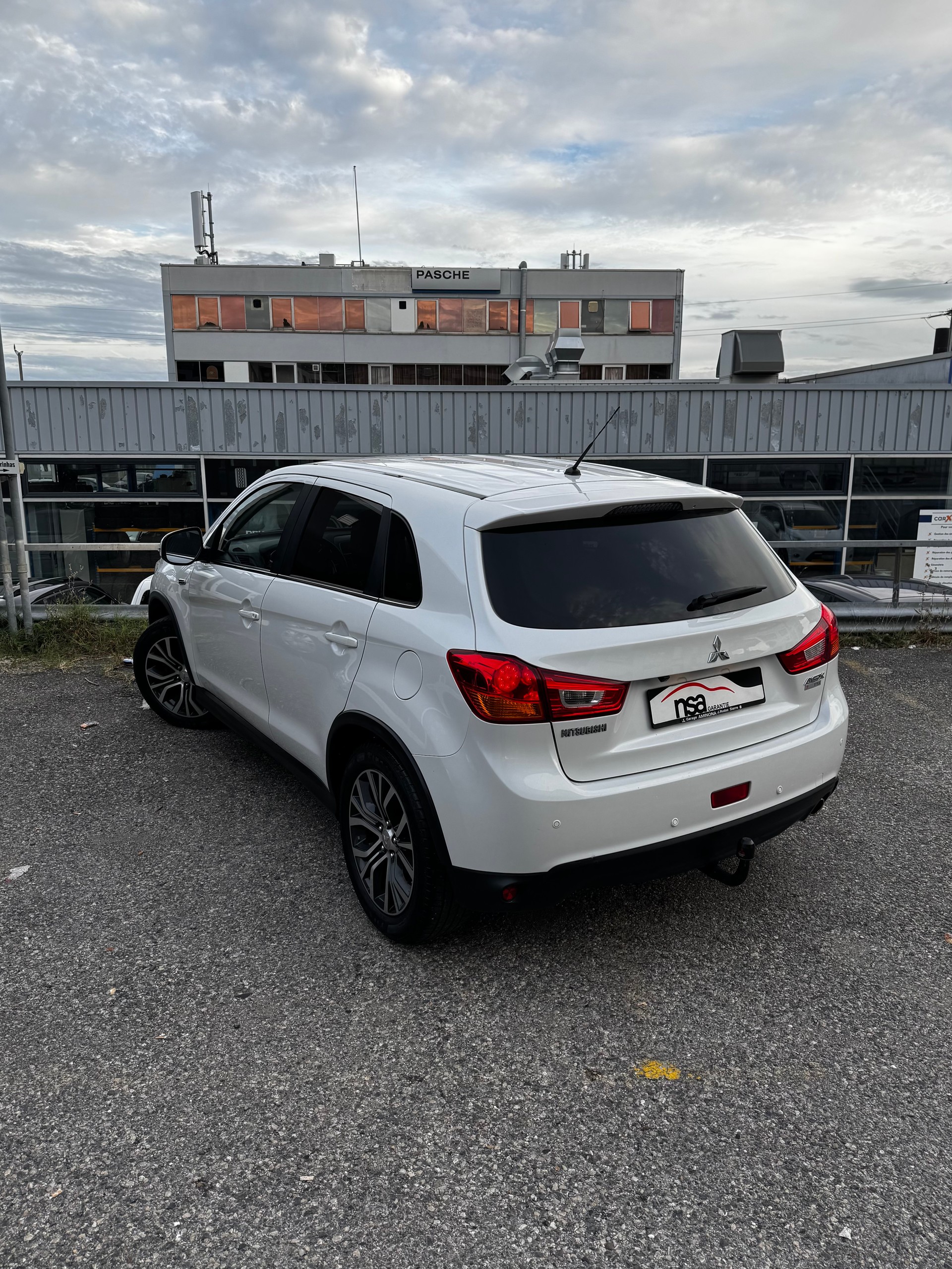 MITSUBISHI ASX 2.2 DID Style 4WD Automatic-image-3