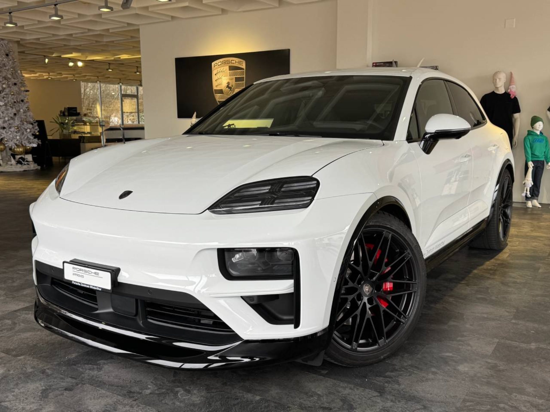 PORSCHE Macan Turbo-image-0