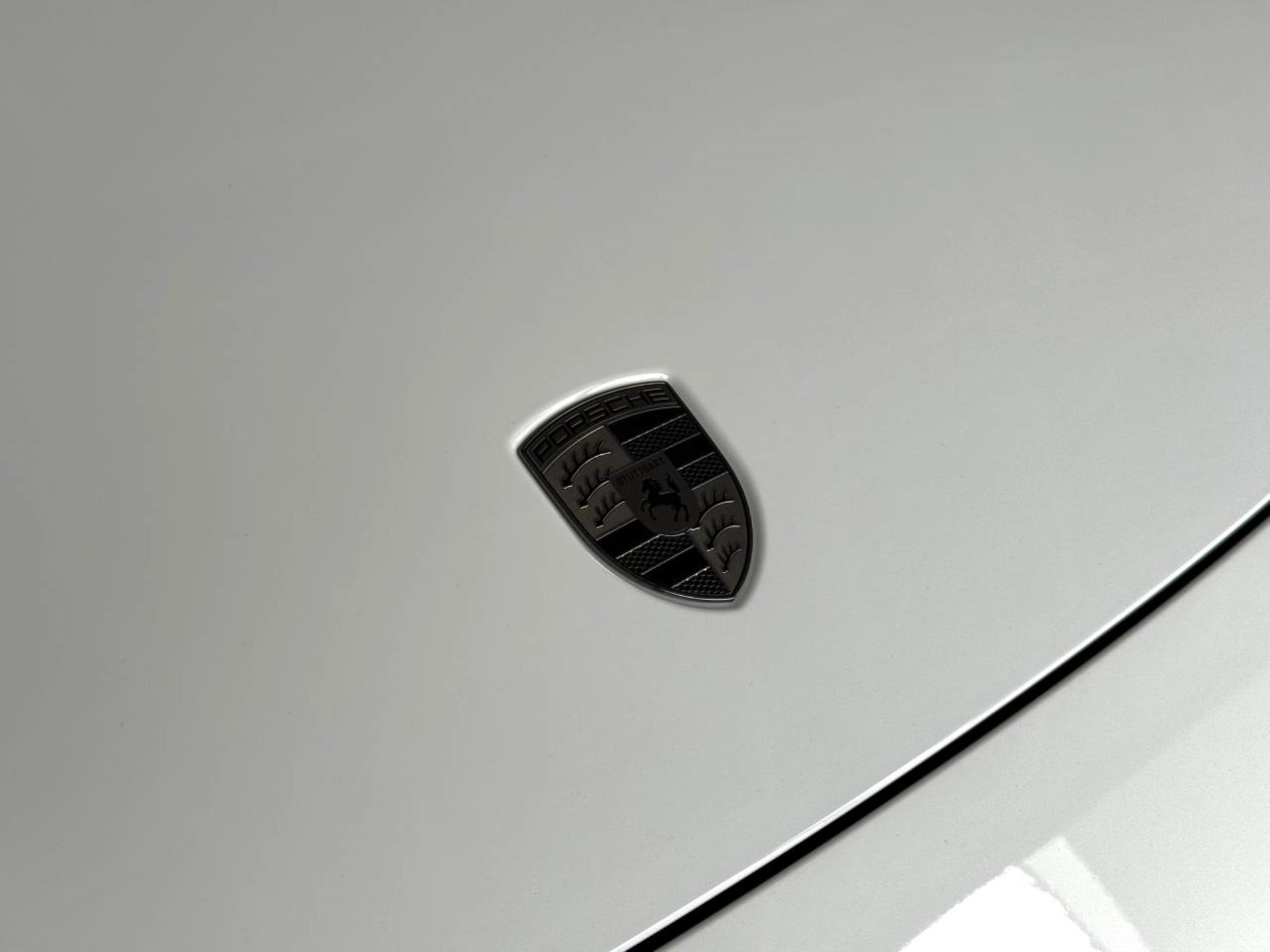 PORSCHE Macan Turbo-image-34