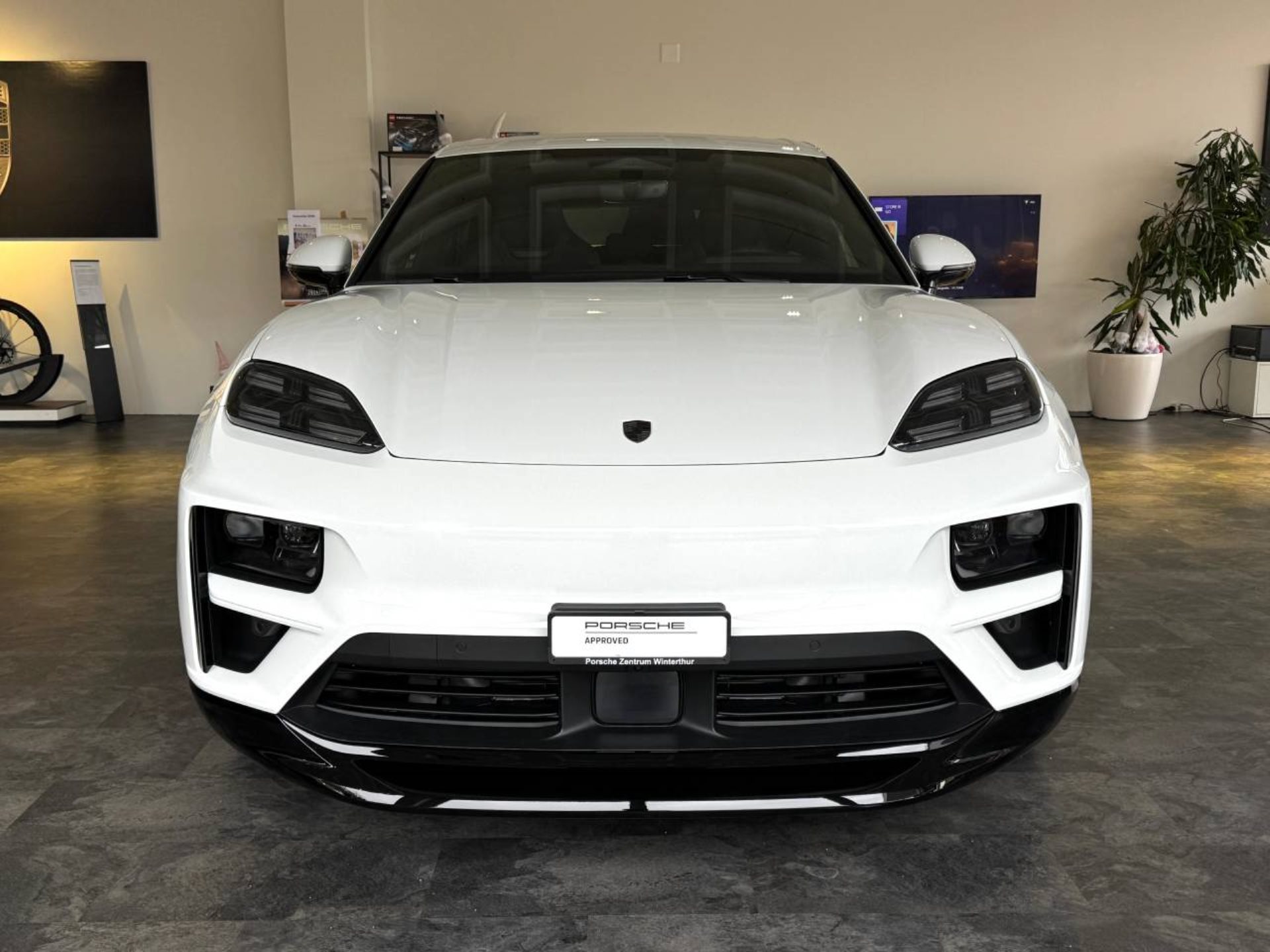 PORSCHE Macan Turbo-image-5