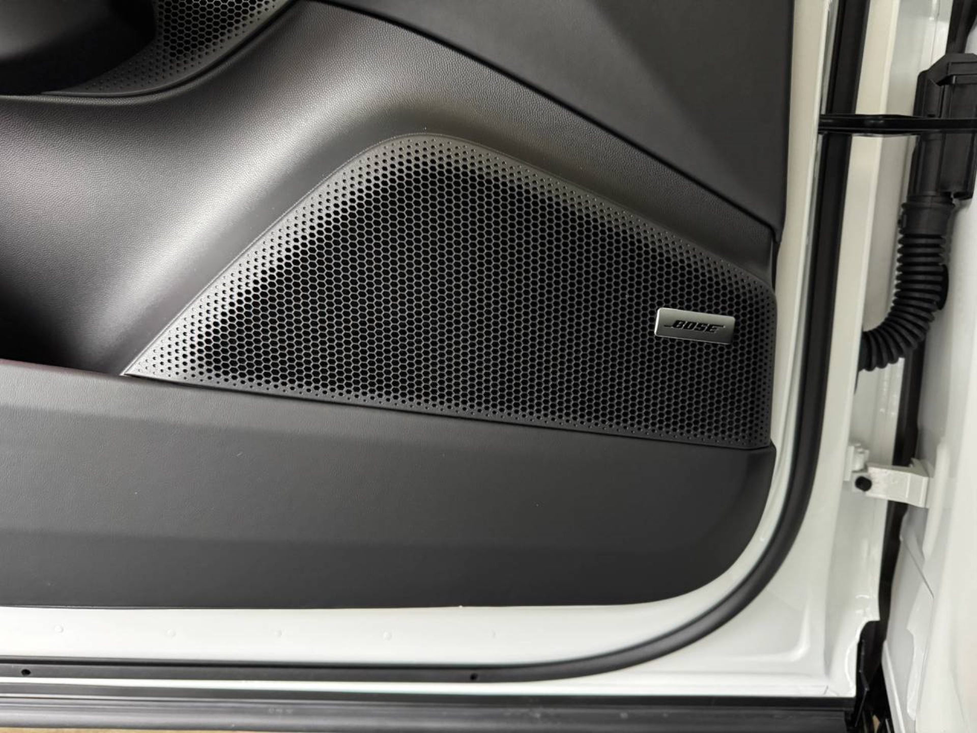 PORSCHE Macan Turbo-image-25