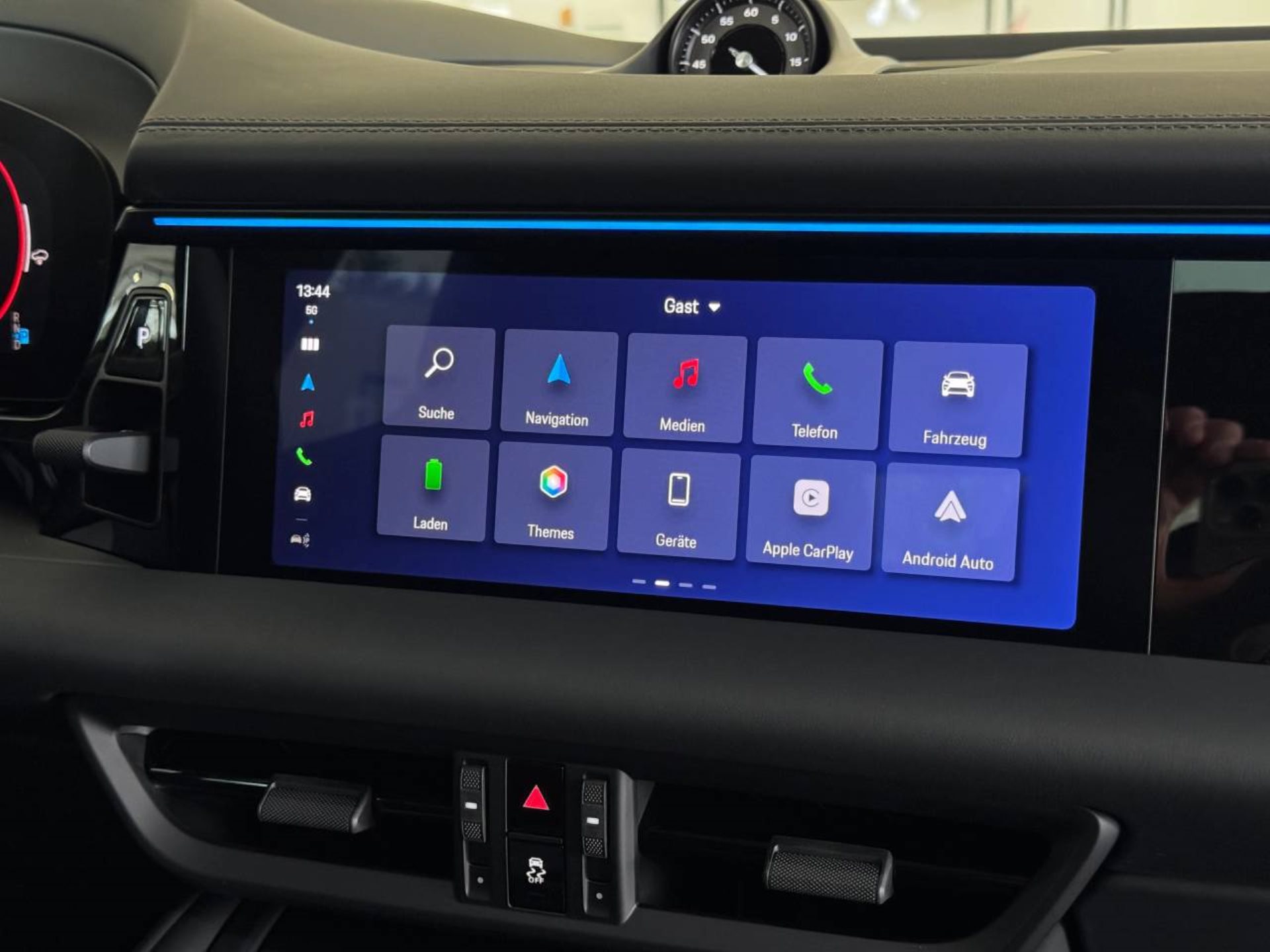PORSCHE Macan Turbo-image-18