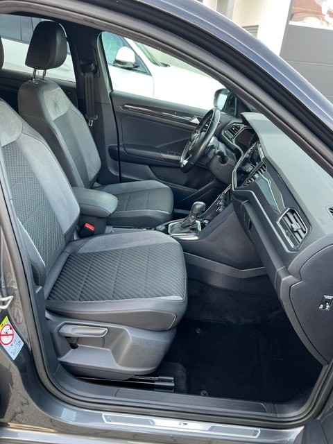 VW T-Roc 2.0 TSI Sport DSG 4Motion R- Line-image-4