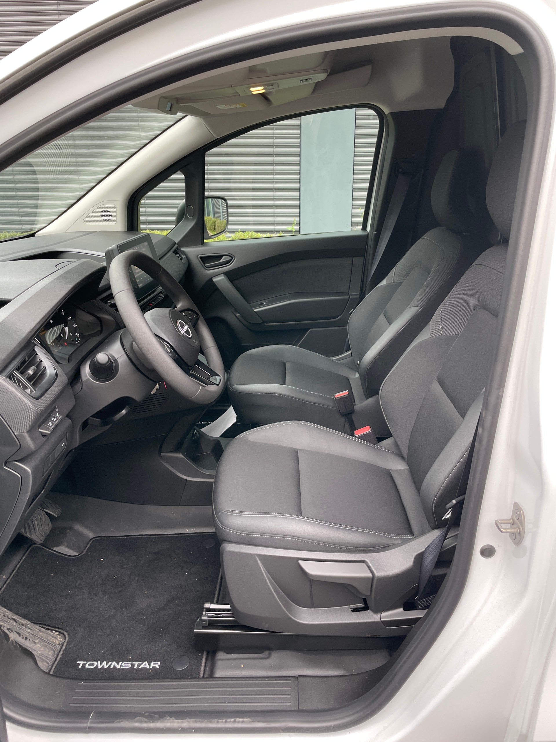 NISSAN Townstar EV45 kWh 22kW L2 Acenta mit Rückfahrkamera-image-11