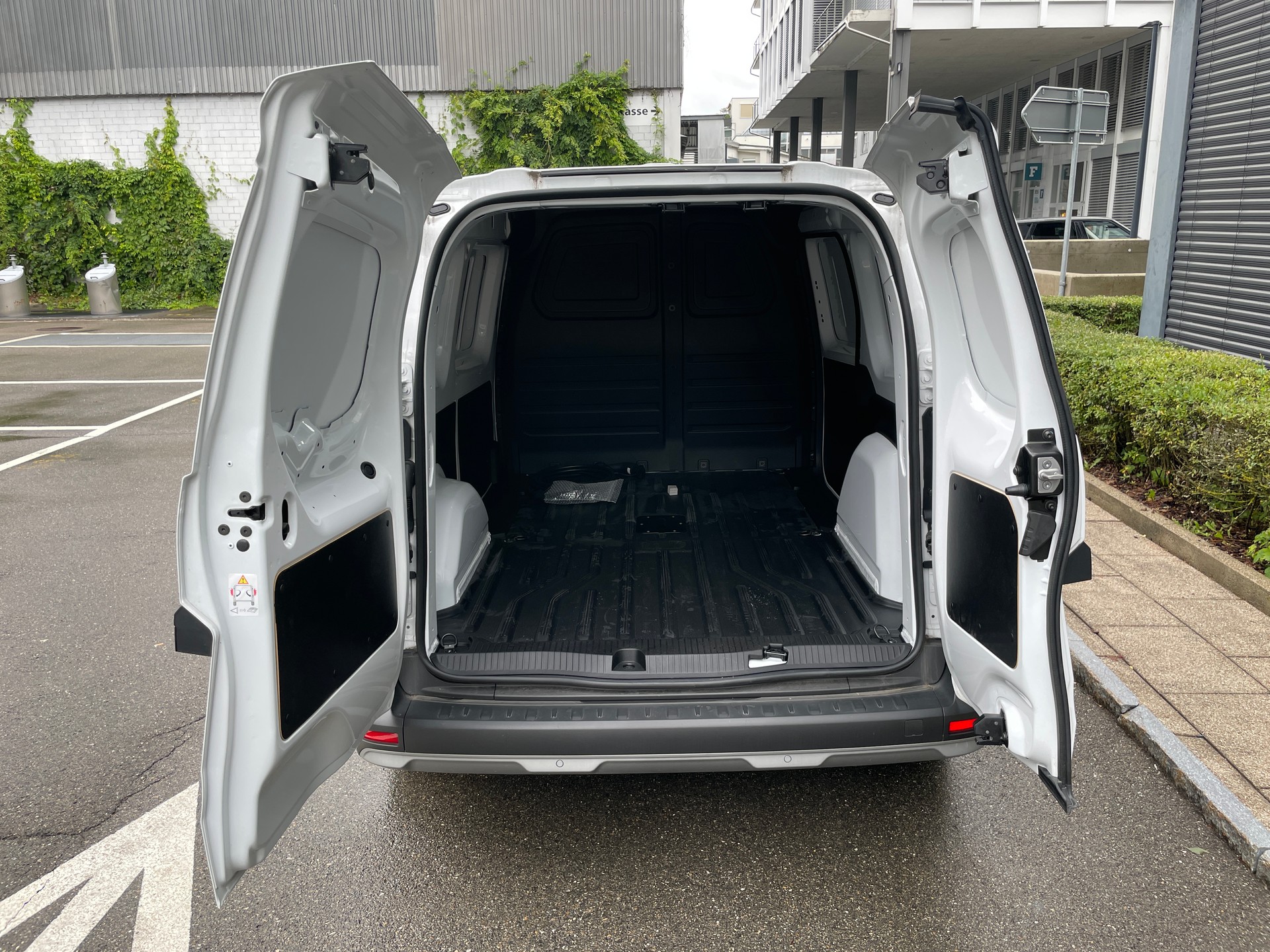 NISSAN Townstar EV45 kWh 22kW L2 Acenta mit Rückfahrkamera-image-4