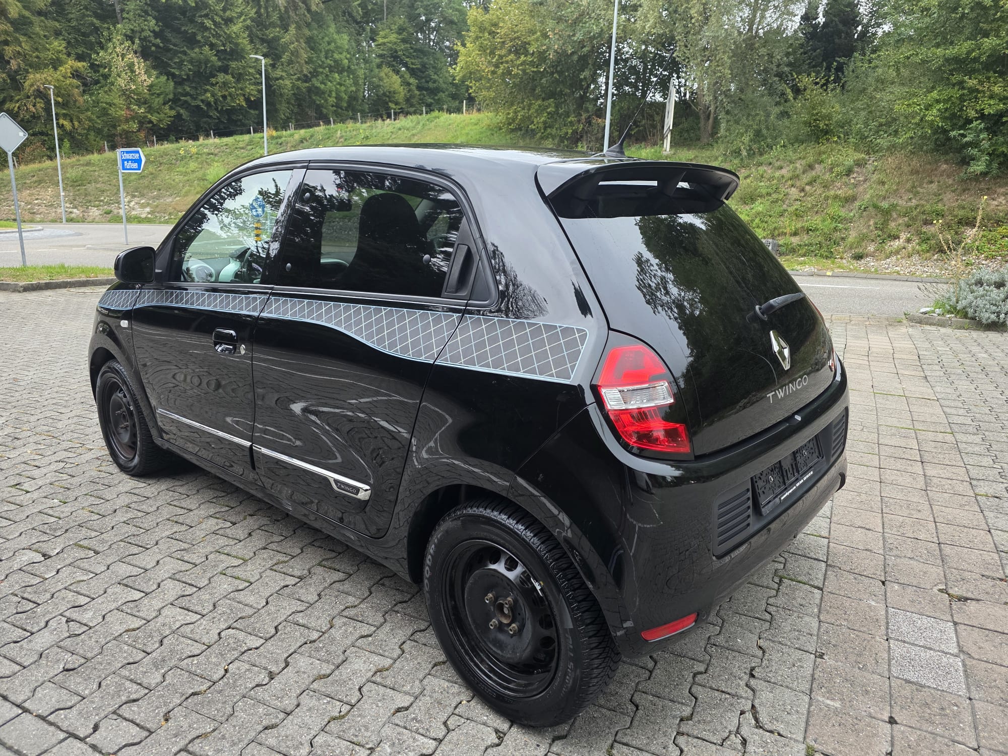 Car photo