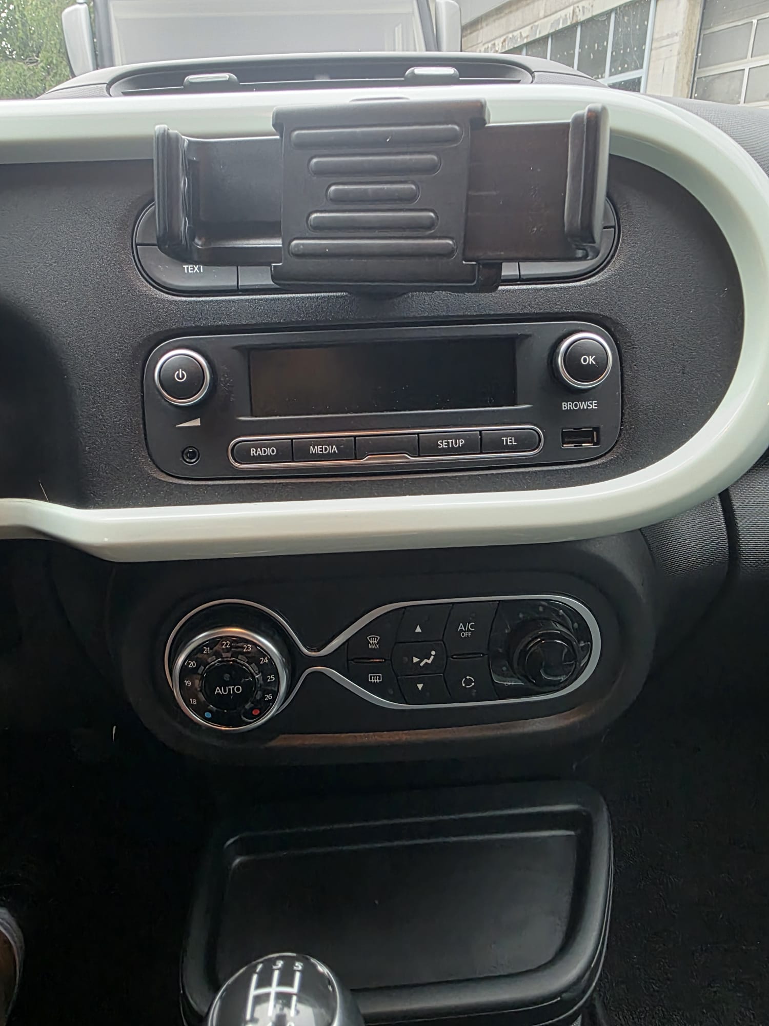 RENAULT Twingo 0.9 Swiss Edition-image-4