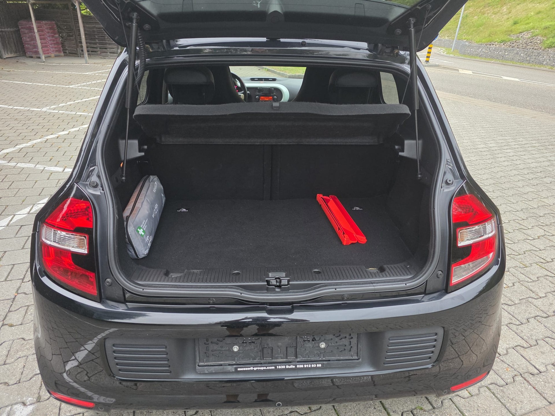 RENAULT Twingo 0.9 Swiss Edition-image-3